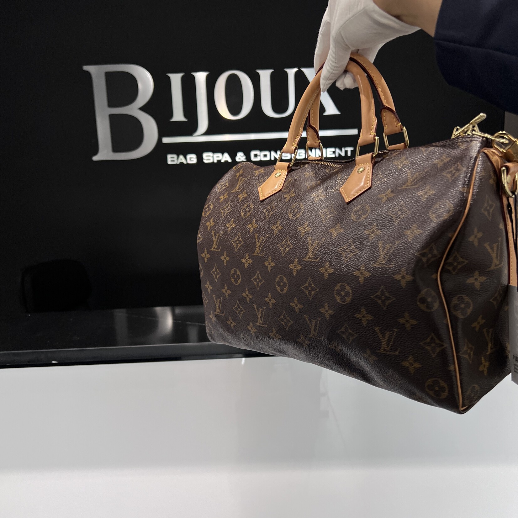 Louis Vuitton SOLD- Louis Vuitton Bandouliere Speedy 35