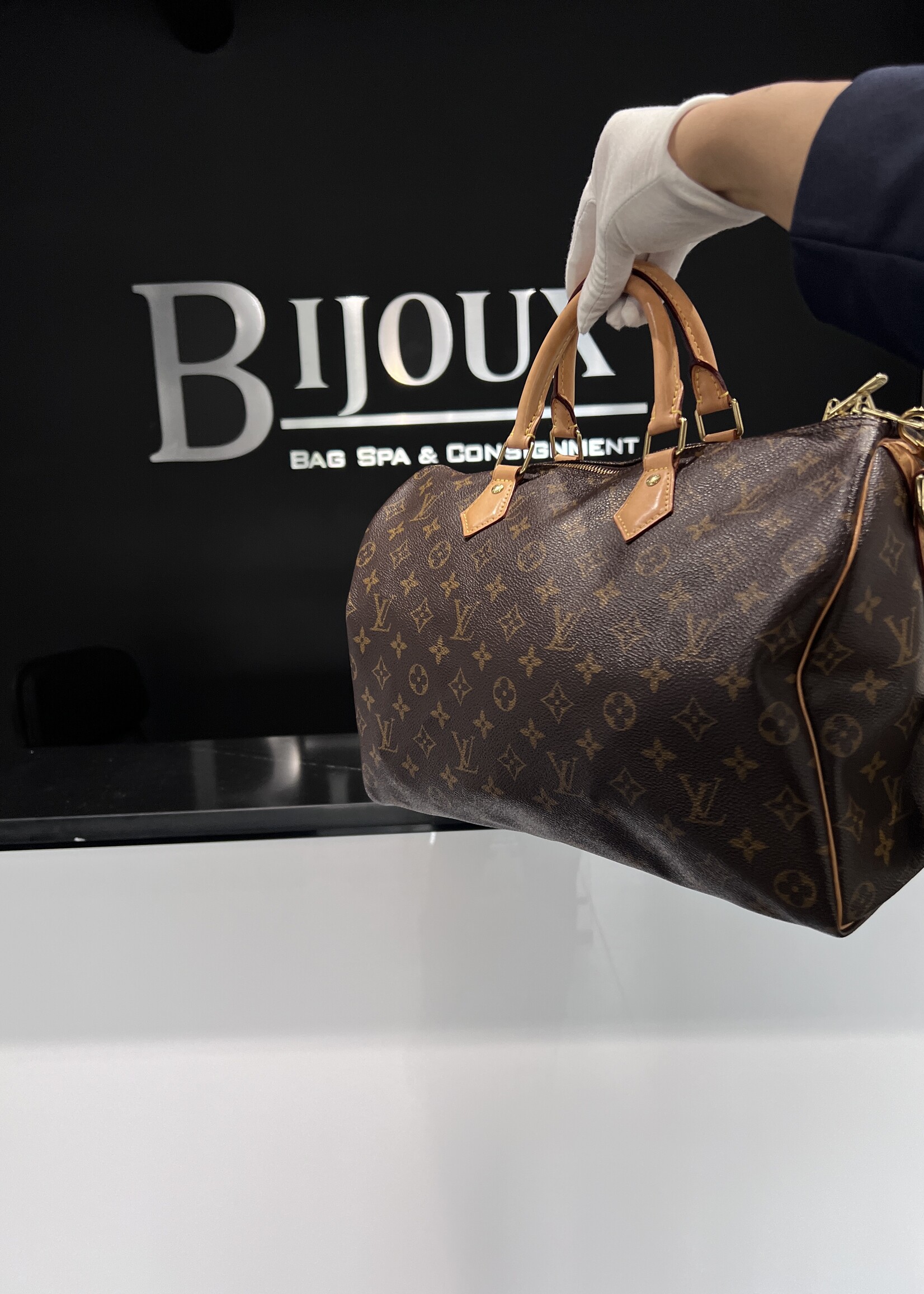 Louis Vuitton SOLD- Louis Vuitton Bandouliere Speedy 35