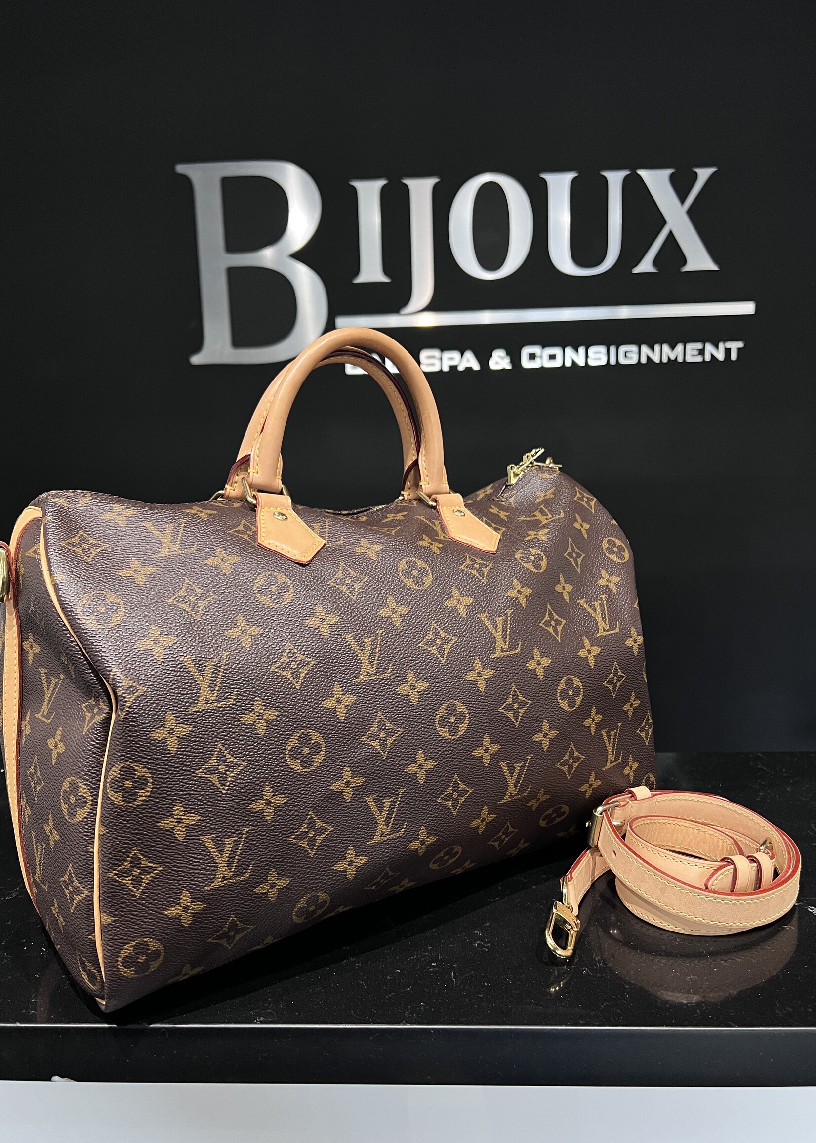 Louis Vuitton SOLD- Louis Vuitton Bandouliere Speedy 35
