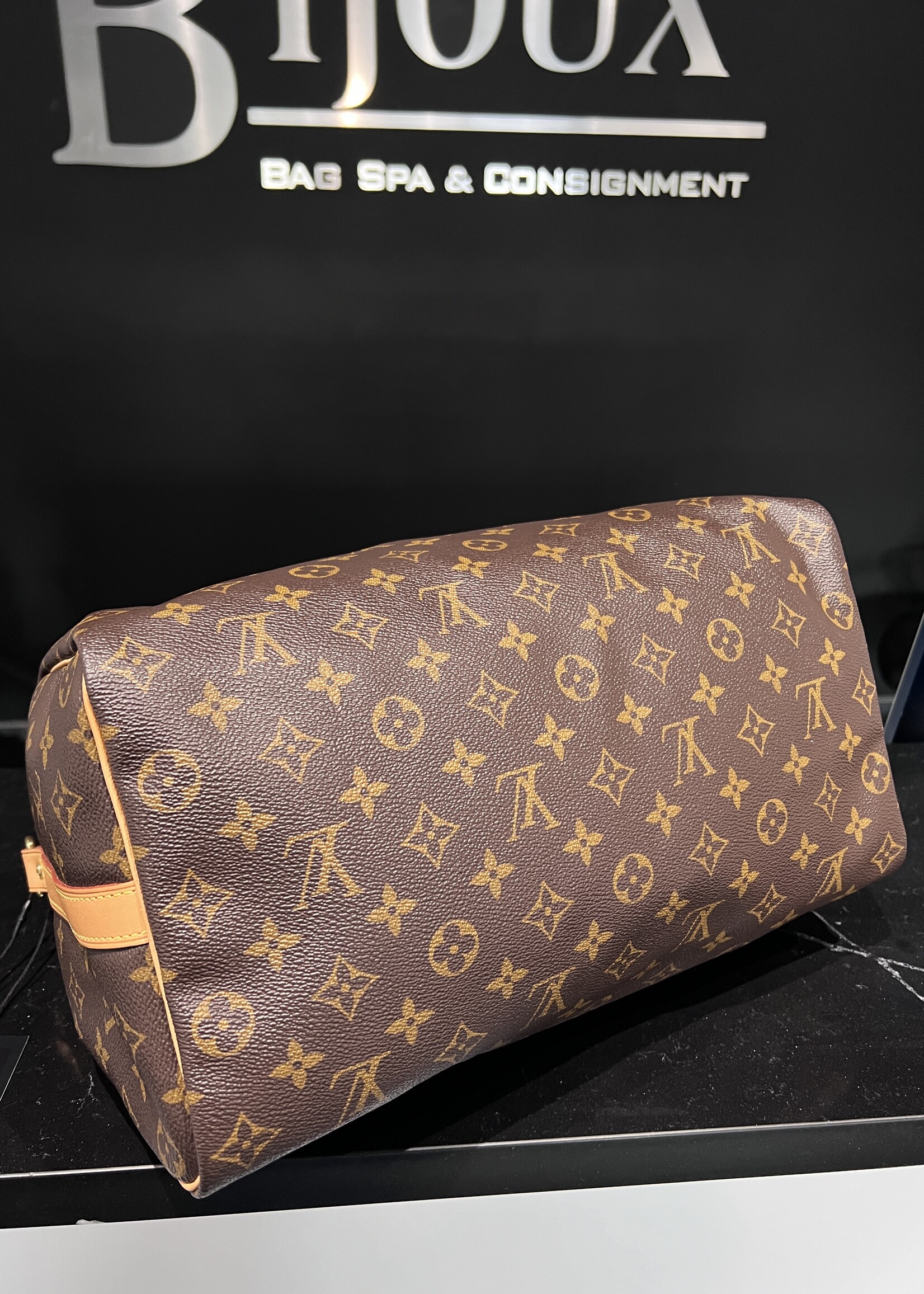 Louis Vuitton SOLD- Louis Vuitton Bandouliere Speedy 35