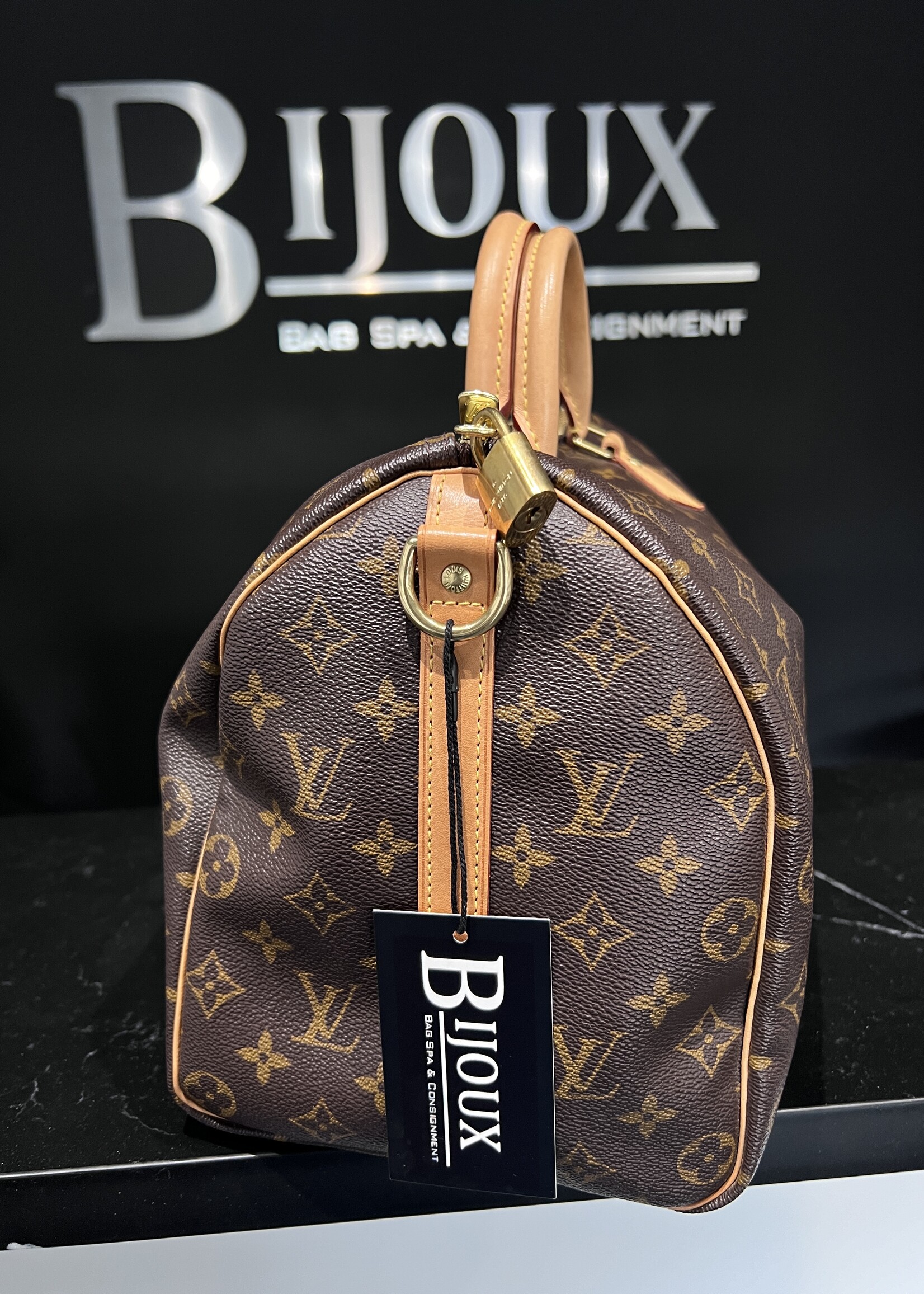 Louis Vuitton SOLD- Louis Vuitton Bandouliere Speedy 35