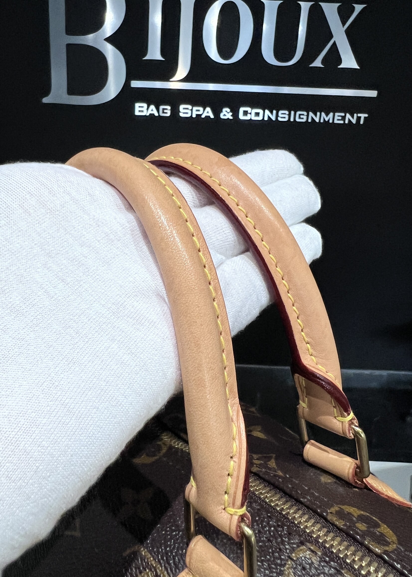 Louis Vuitton SOLD- Louis Vuitton Bandouliere Speedy 35