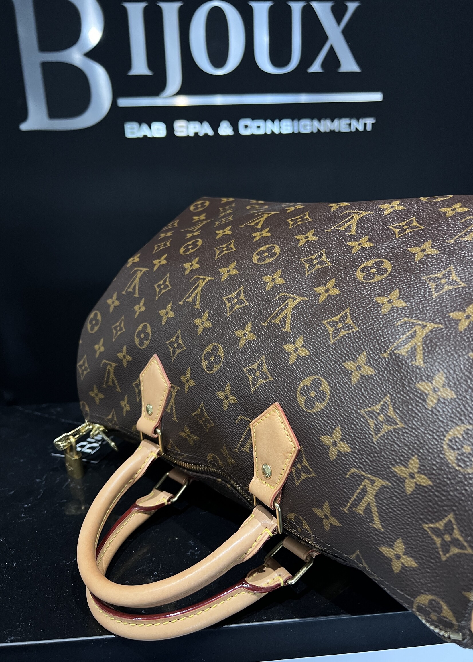 Louis Vuitton SOLD- Louis Vuitton Bandouliere Speedy 35