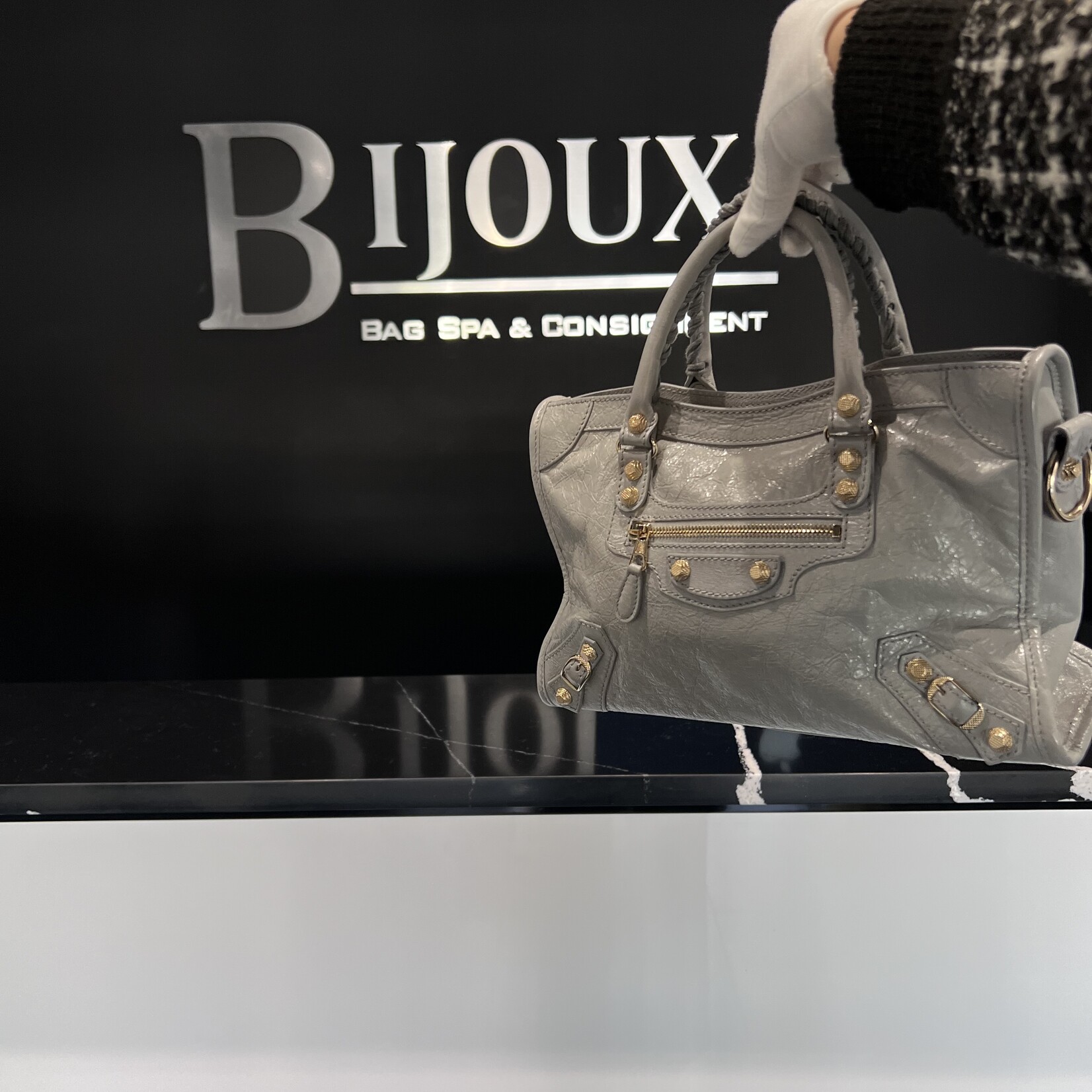 Giant balenciaga hotsell