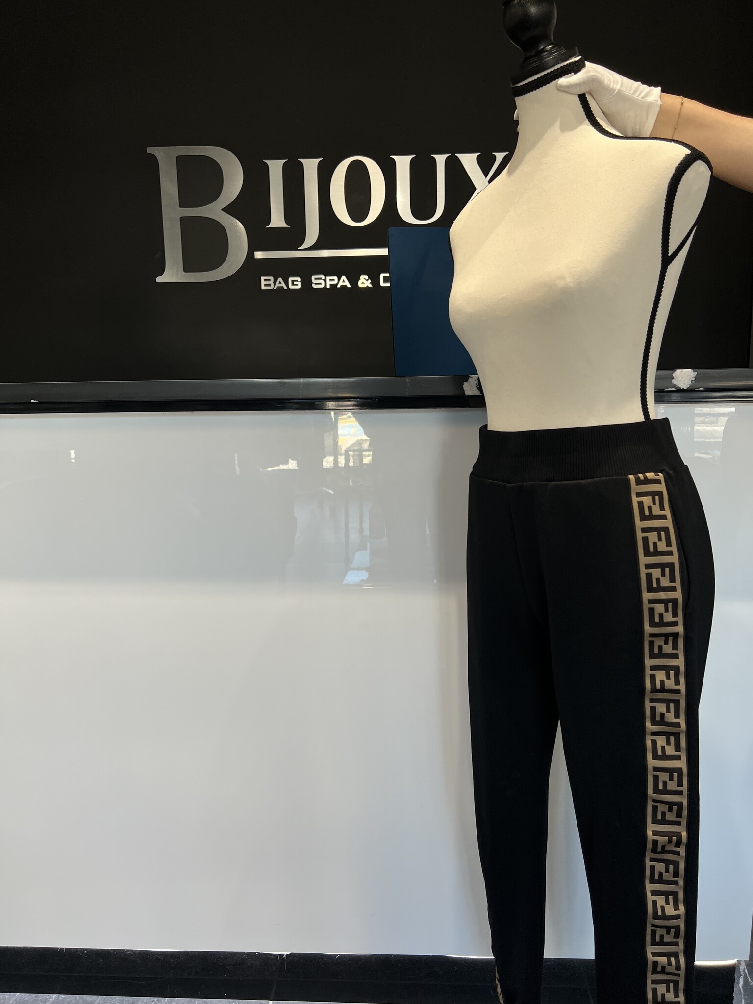 Fendi Sweatpants US 4 Bijoux Bag Spa Consignment