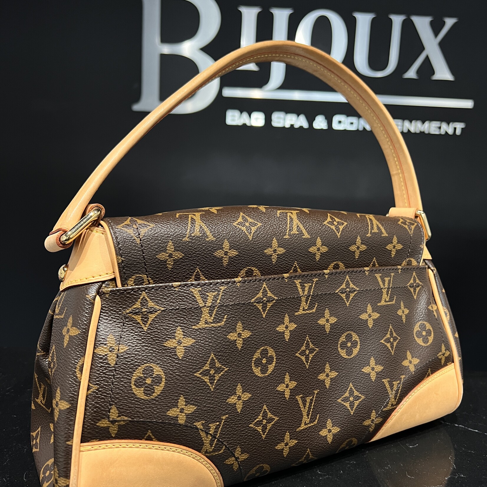 Louis Vuitton Louis Vuitton Beverly