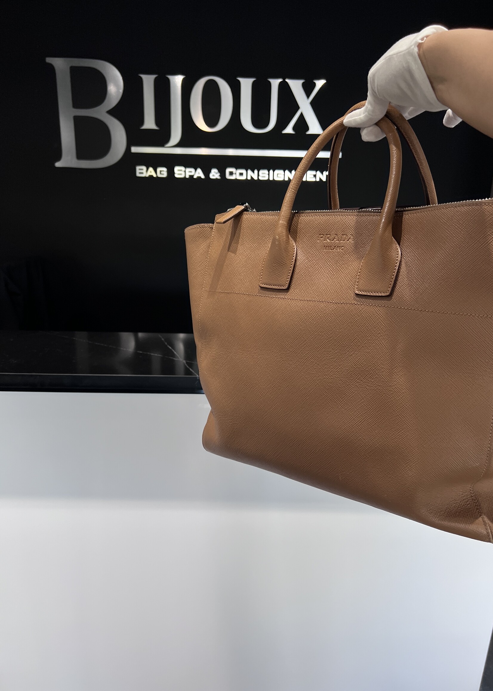 Prada SOLD - Prada Cuir Tote