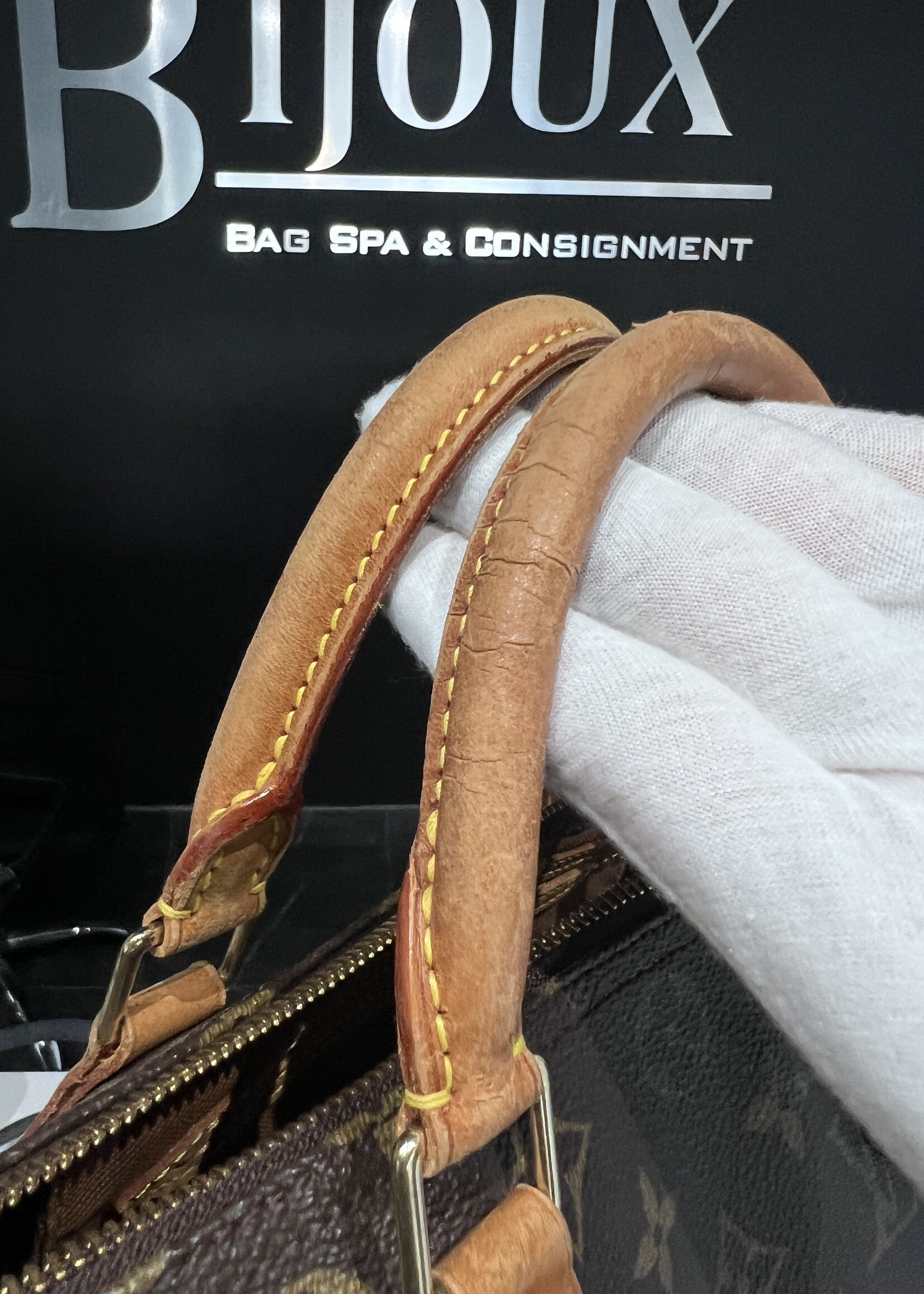 Louis Vuitton SOLD- Louis Vuitton Speedy 30 Monogram