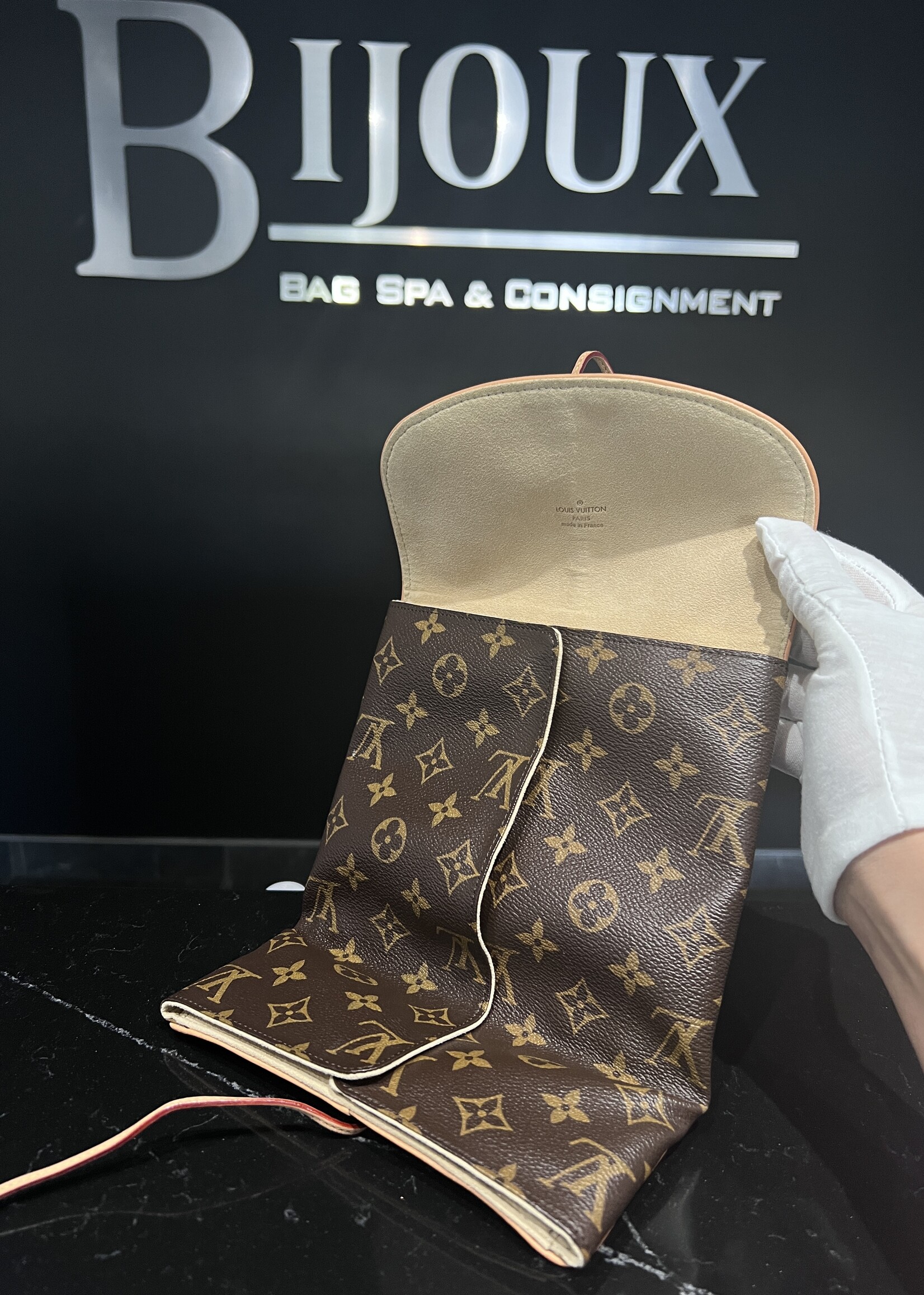 Louis Vuitton SOLD - Louis Vuitton Monogram Jewelry Roll Pouch