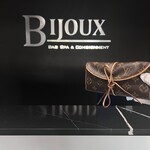 Louis Vuitton SOLD - Louis Vuitton Monogram Jewelry Roll Pouch