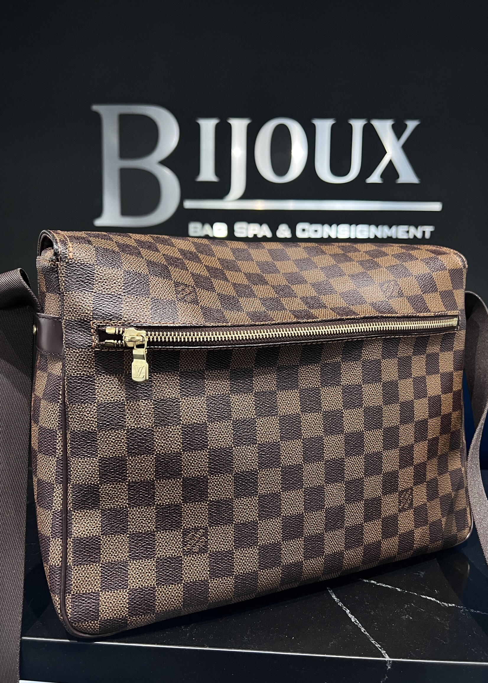 Louis Vuitton SOLD - Louis Vuitton Reporter Melville