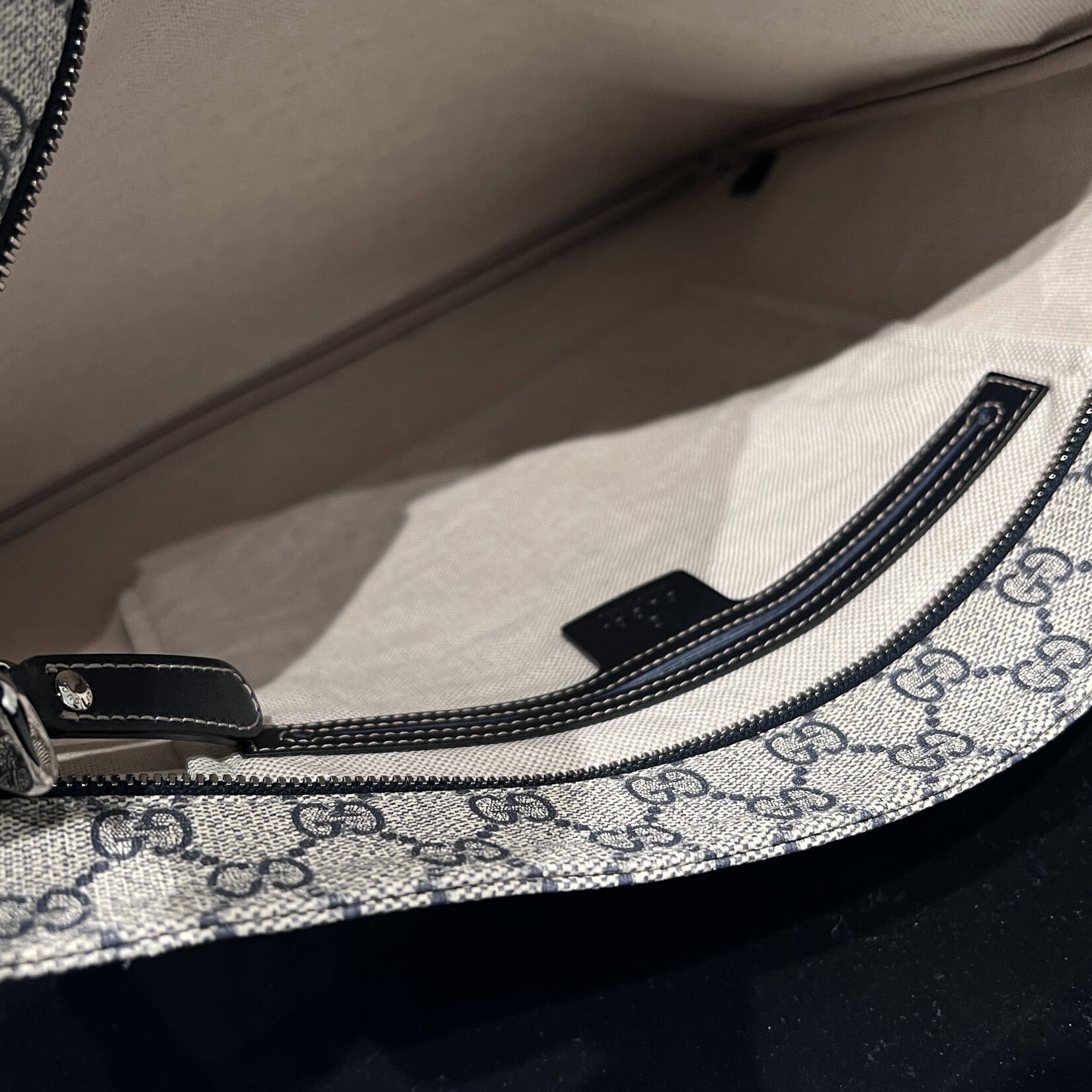 Gucci SOLD- Gucci Flat Navy Messenger