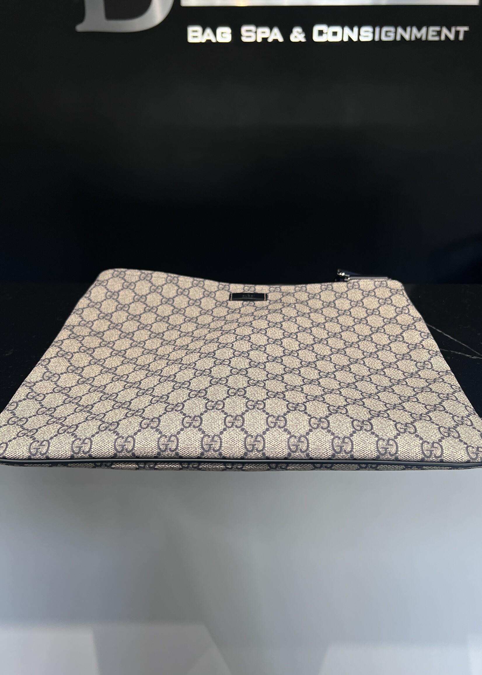 Gucci SOLD- Gucci Flat Navy Messenger