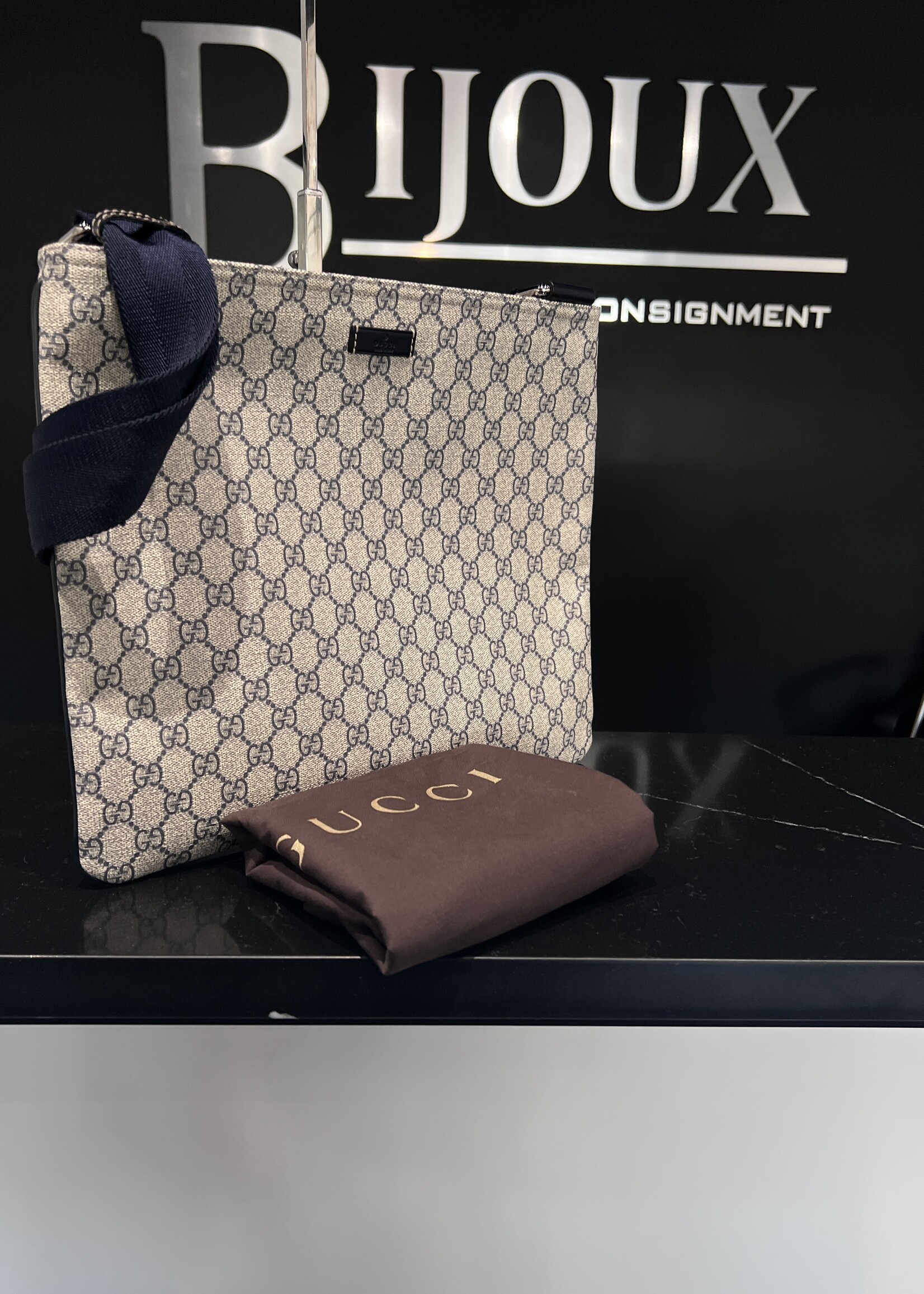 Gucci SOLD- Gucci Flat Navy Messenger