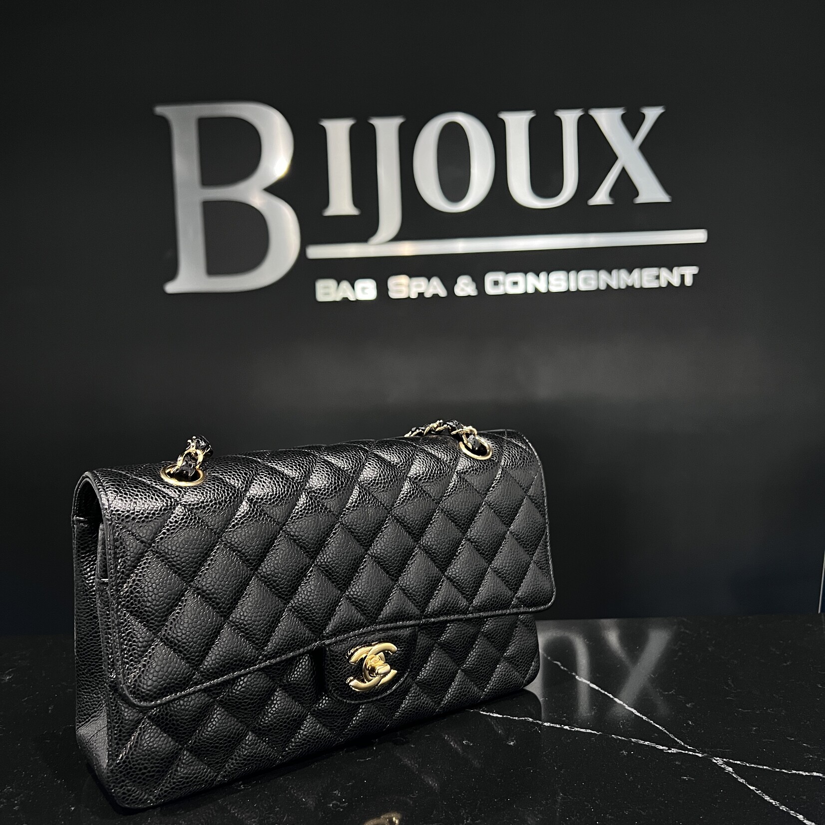 Chanel Chanel Medium Caviar Classic Flap Black GHW