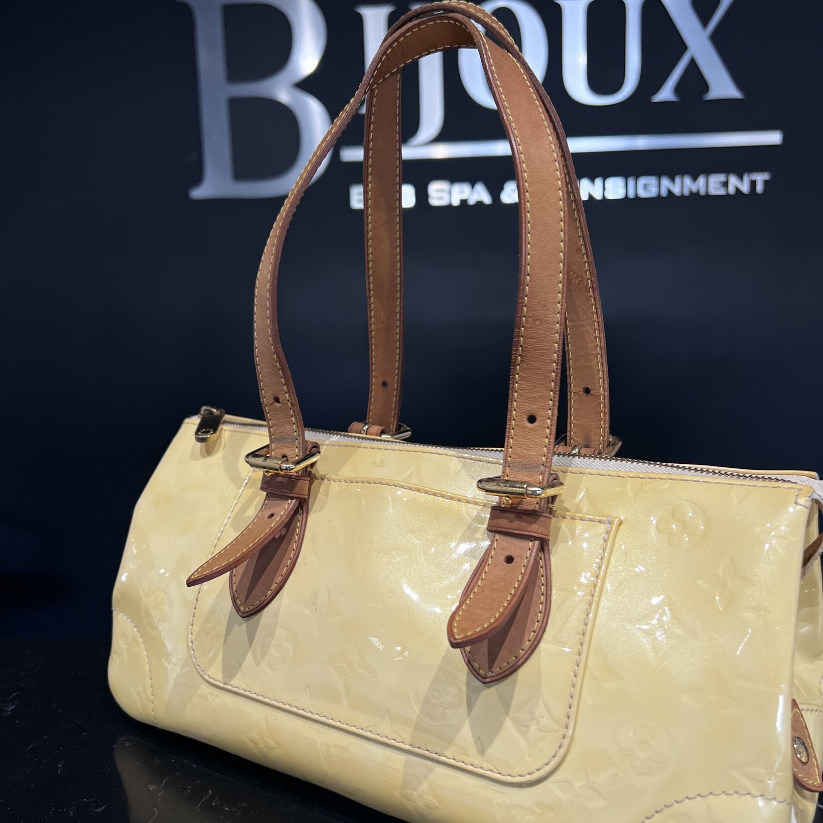 Louis Vuitton Louis Vuitton Rosewood Ave White Perle Vernis