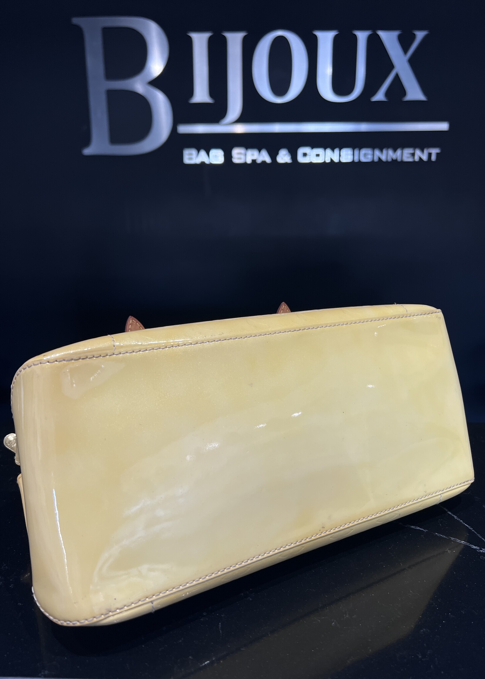 Louis Vuitton SOLD- Louis Vuitton Rosewood Ave White Perle Vernis