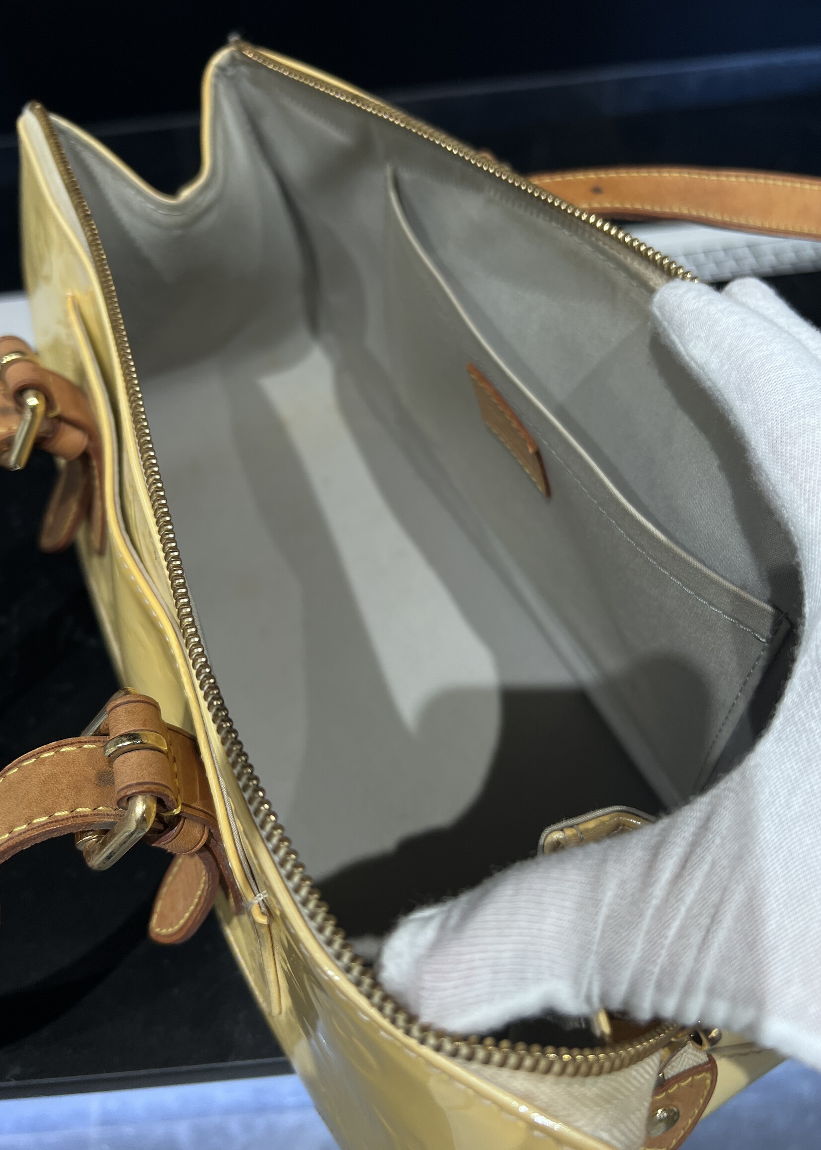 Louis Vuitton SOLD- Louis Vuitton Rosewood Ave White Perle Vernis