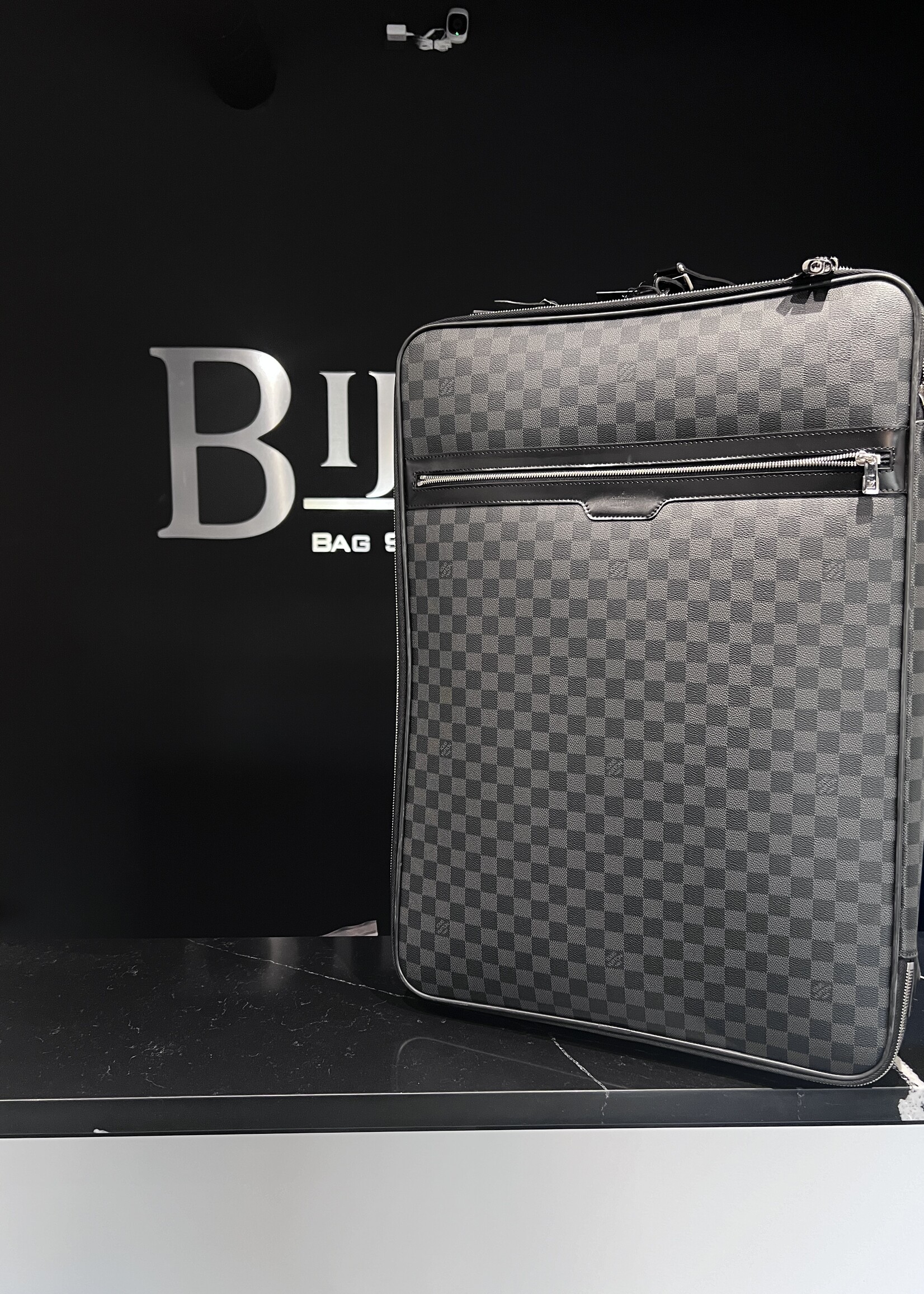 Louis Vuitton Louis Vuitton Pegase Legere 65