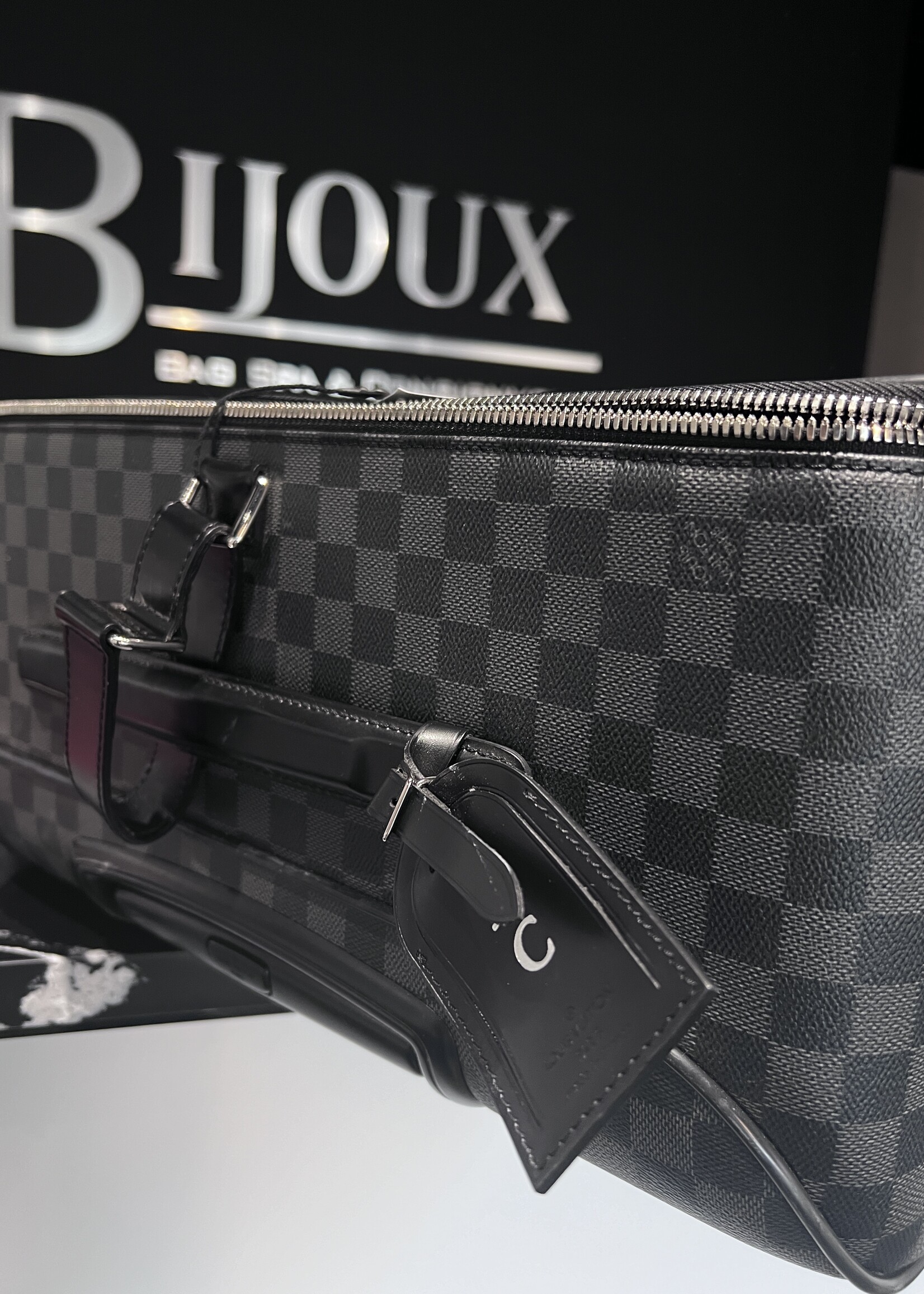 Louis Vuitton Louis Vuitton Pegase Legere 65