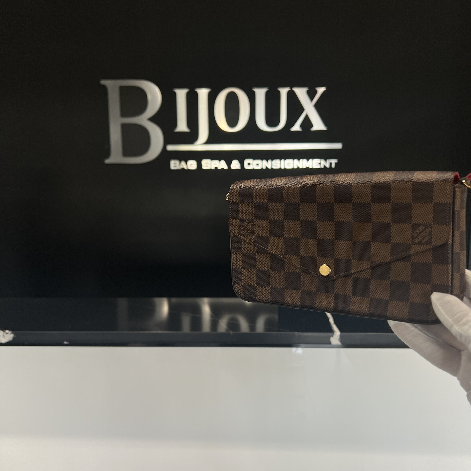 Louis Vuitton SOLD- Louis Vuitton Pochette Felicie