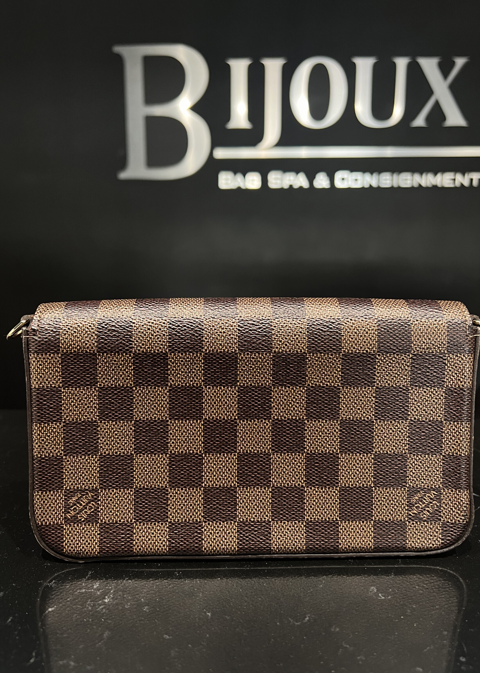 Louis Vuitton SOLD- Louis Vuitton Pochette Felicie