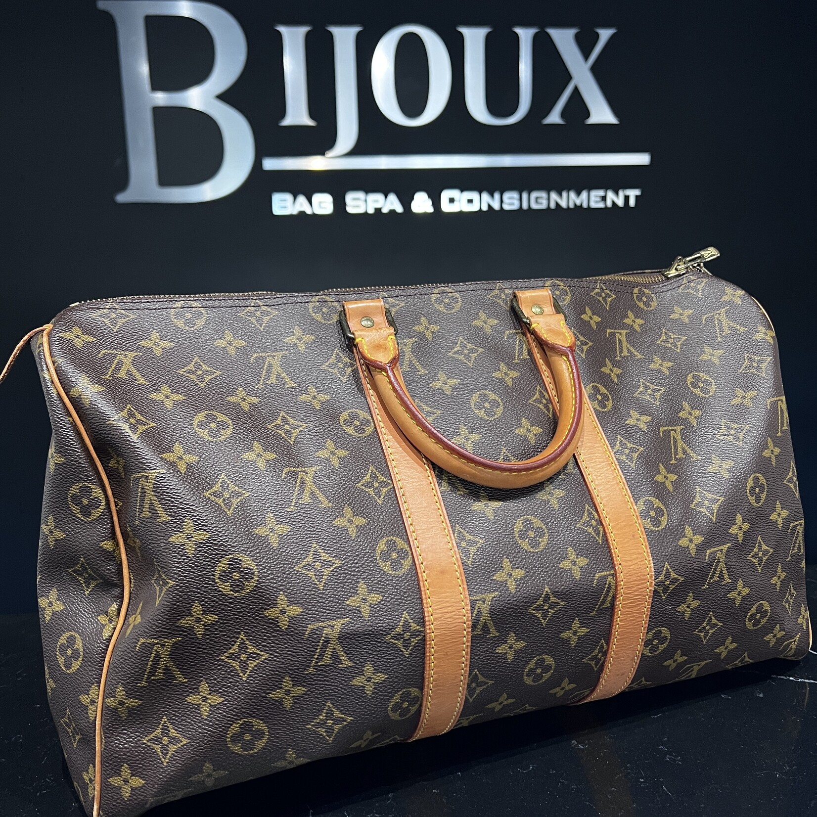 Louis Vuitton Louis Vuitton Monogram Keepall 45