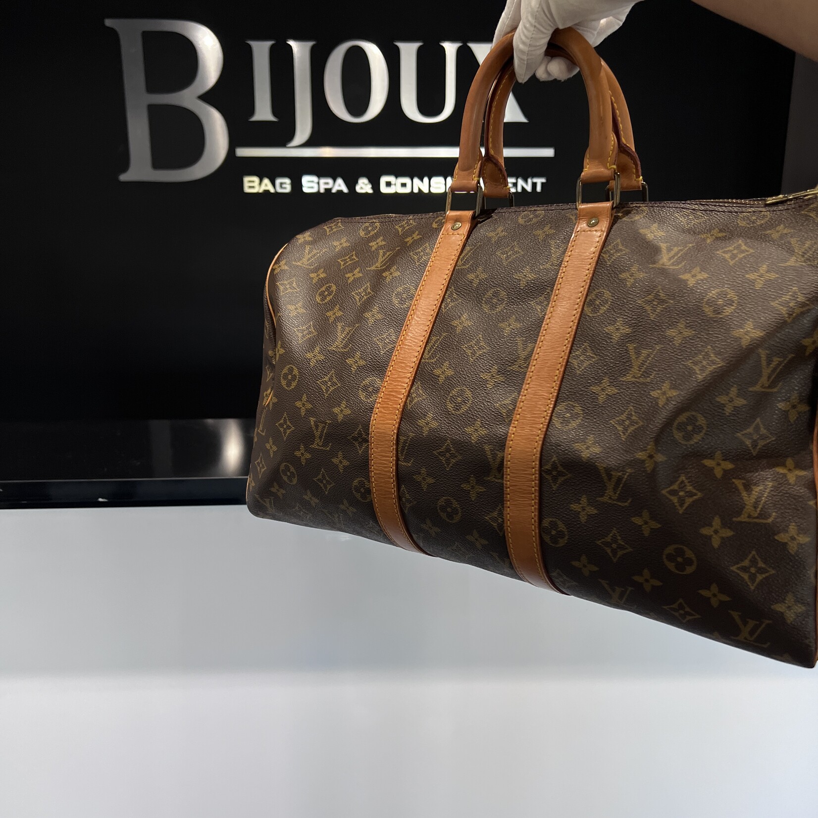 Louis Vuitton Louis Vuitton Monogram Keepall 45