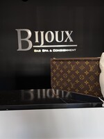 Louis Vuitton SOLD - Louis Vuitton Monogram Neverfull Pochette