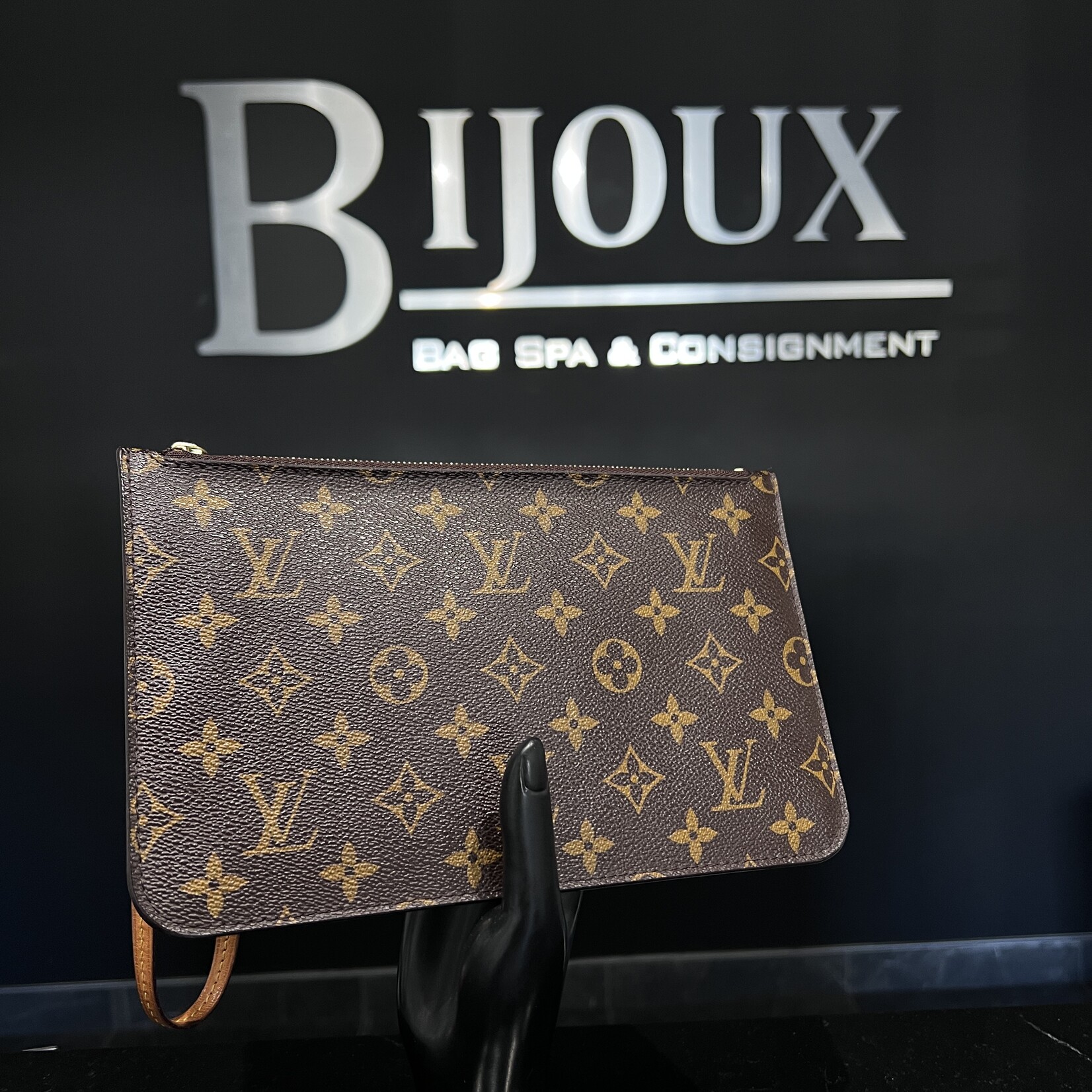 Louis Vuitton SOLD- Louis Vuitton Monogram Neverful Pochette