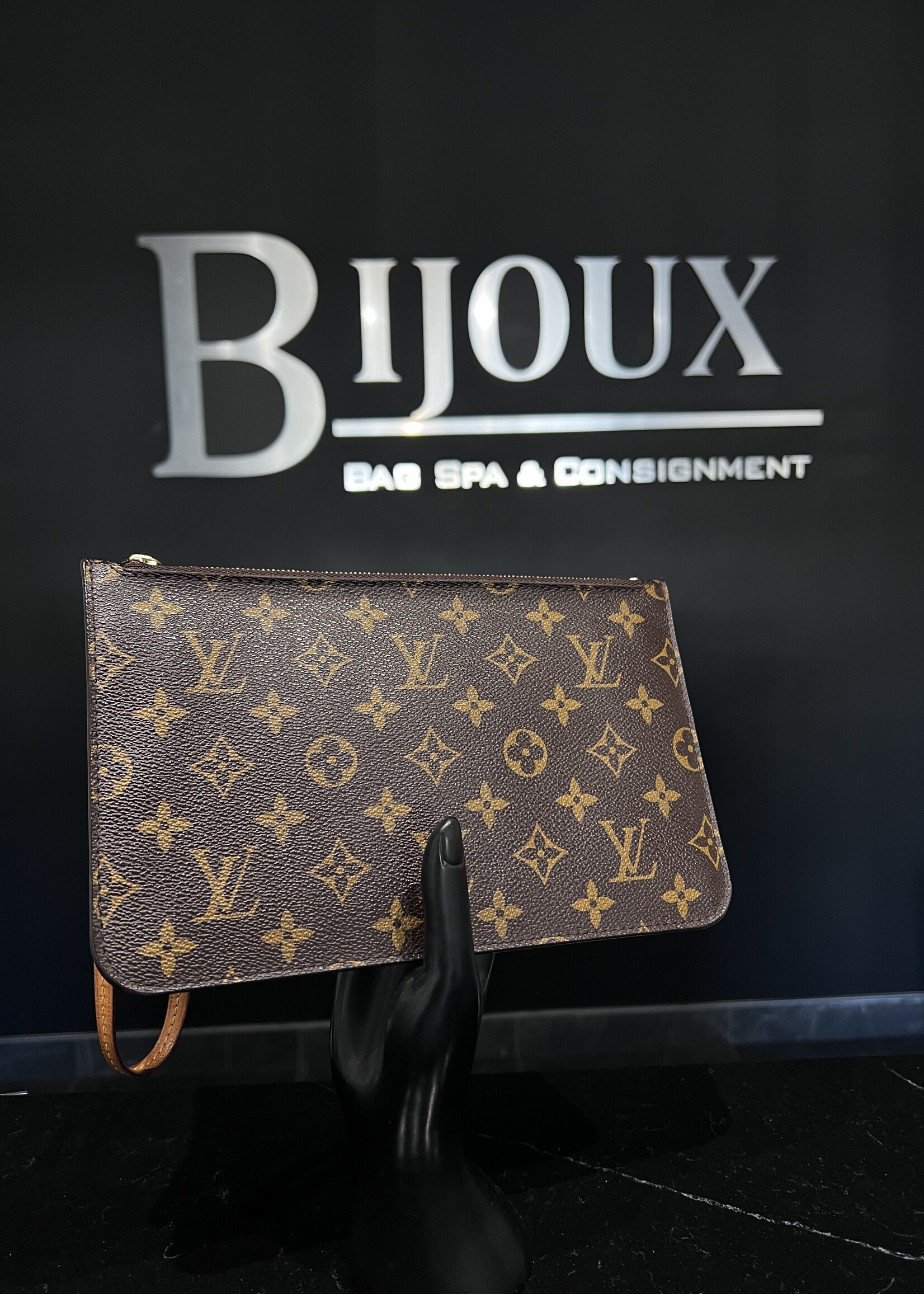 Louis Vuitton SOLD- Louis Vuitton Monogram Neverful Pochette