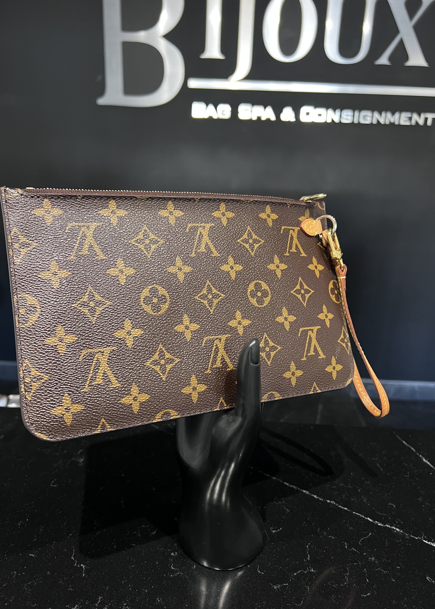 Louis Vuitton SOLD- Louis Vuitton Monogram Neverful Pochette
