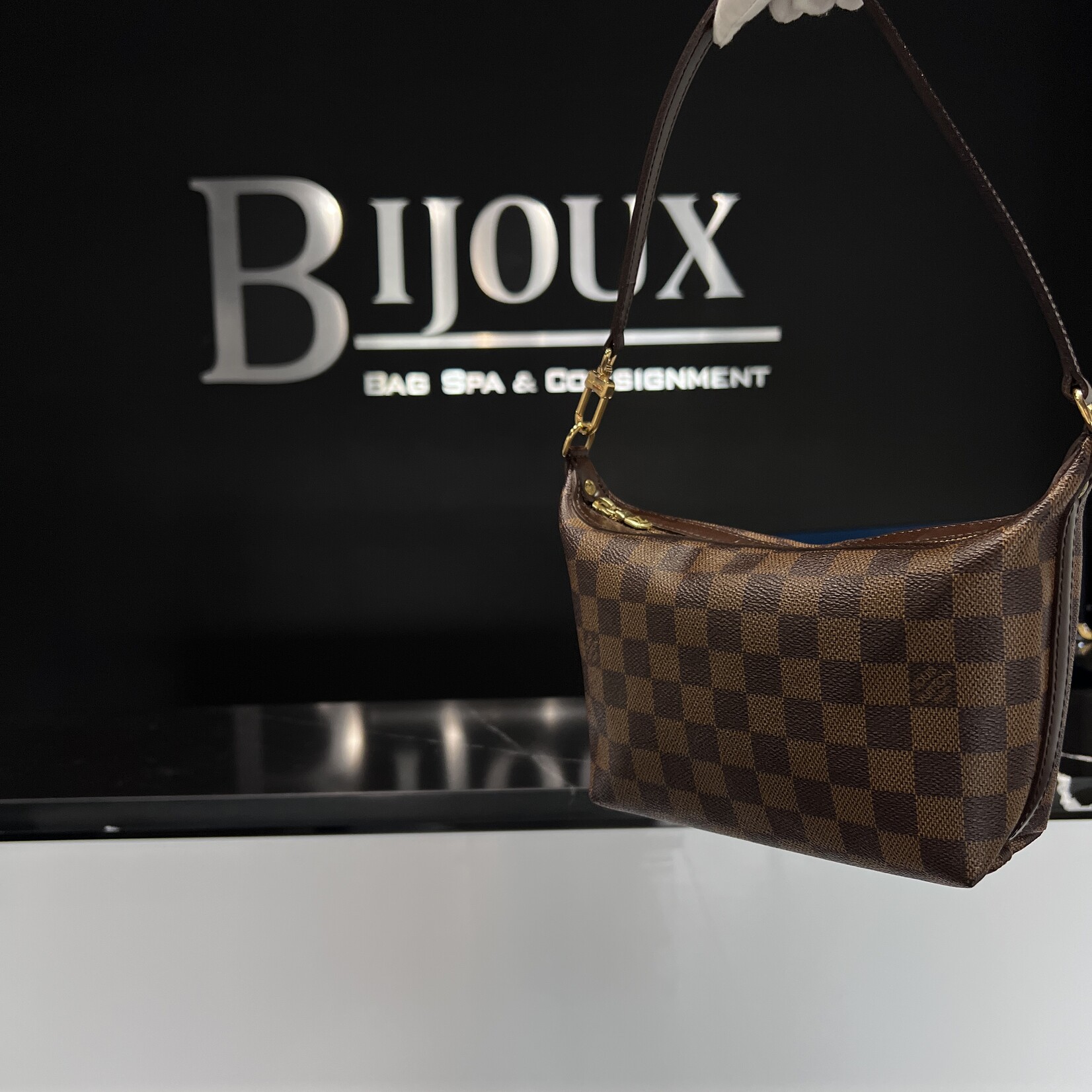 Louis Vuitton SOLD- Louis Vuitton Liovo PM Damier Ebene