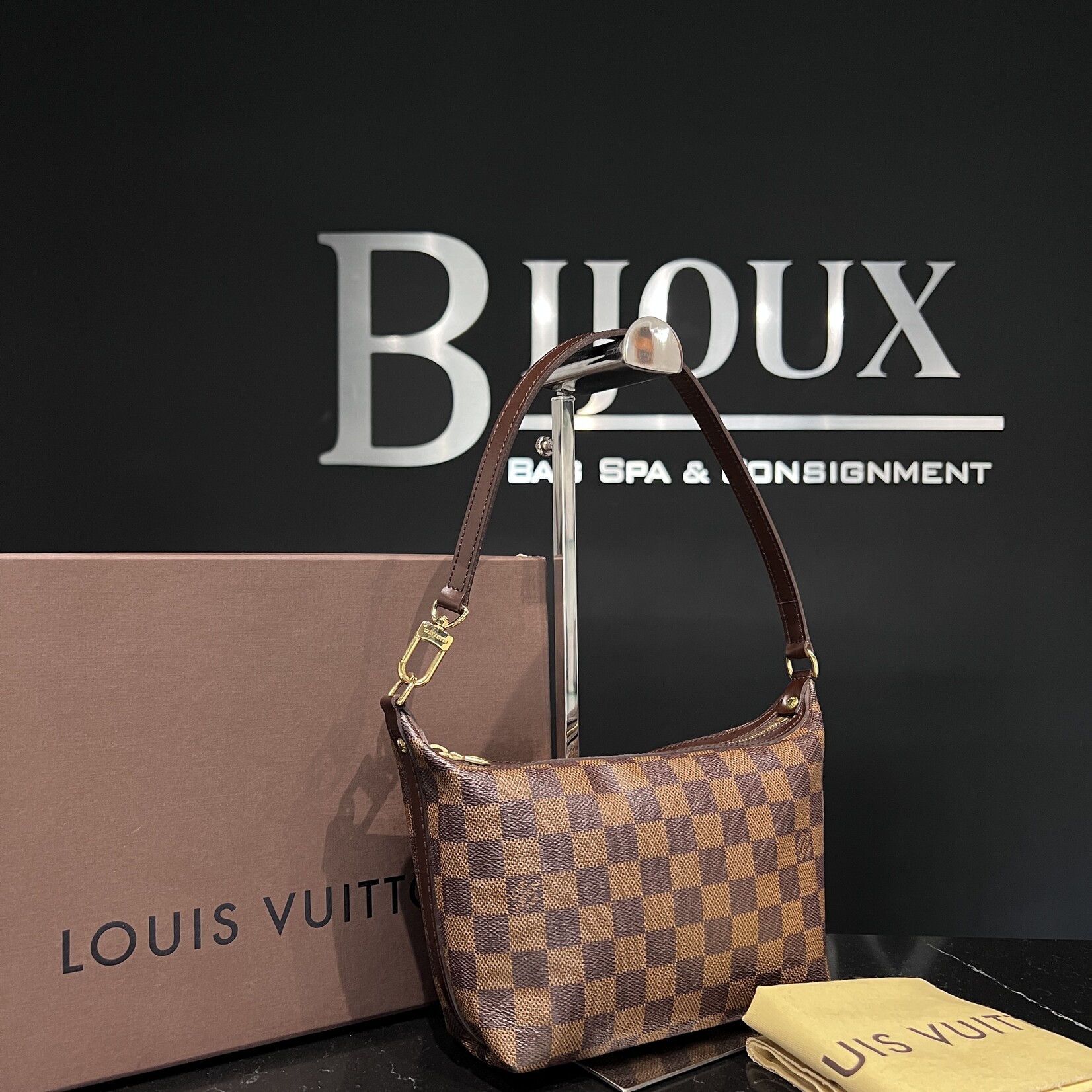 Louis Vuitton SOLD- Louis Vuitton Liovo PM Damier Ebene