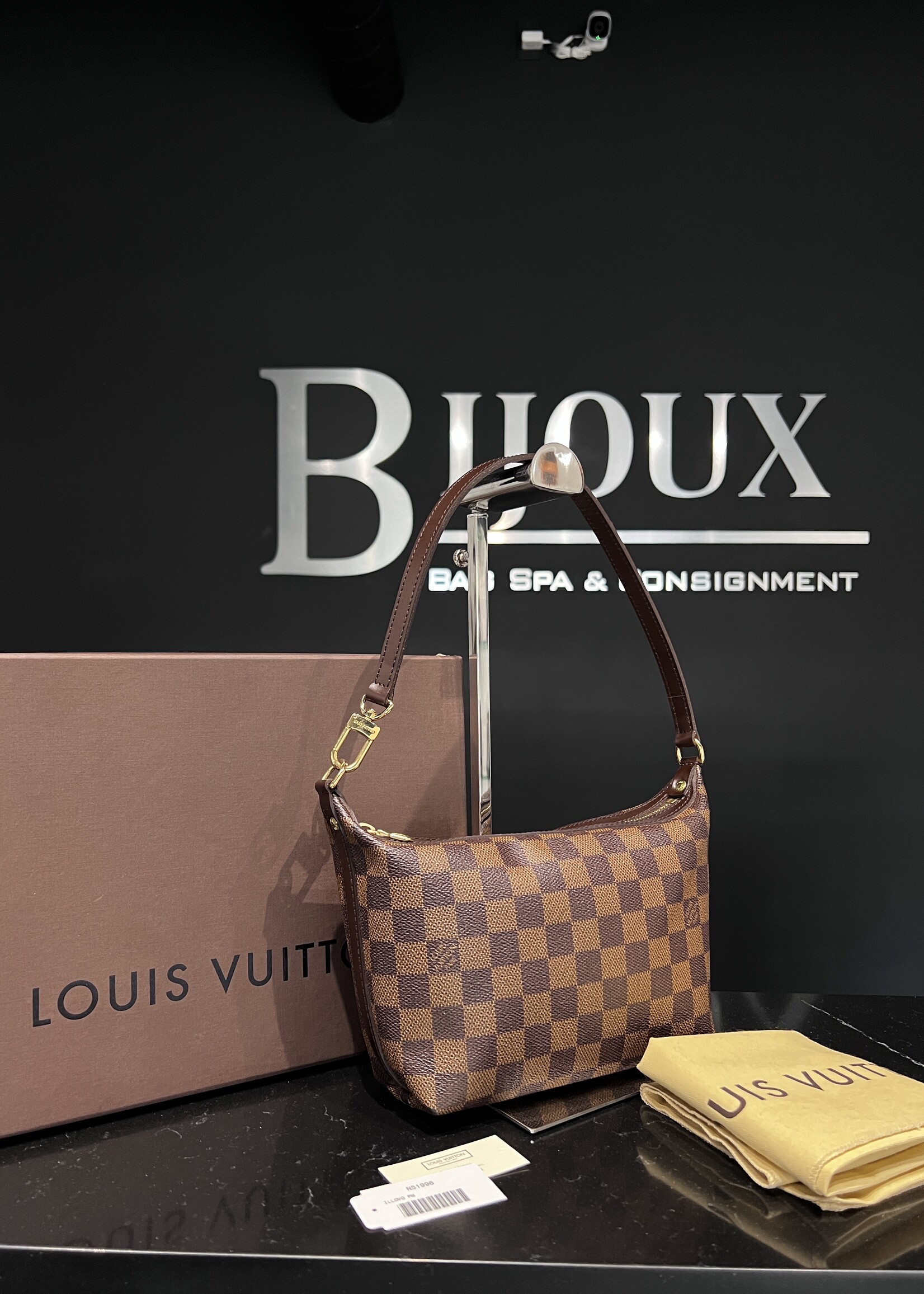 Louis Vuitton SOLD- Louis Vuitton Liovo PM Damier Ebene
