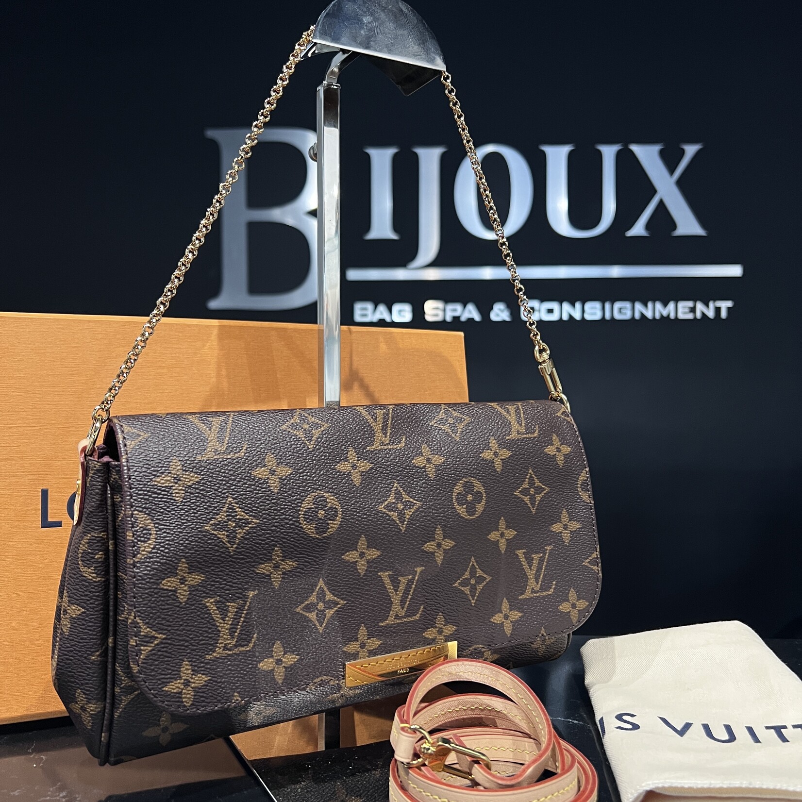 Louis Vuitton Louis Vuitton Favourite MM Monogram