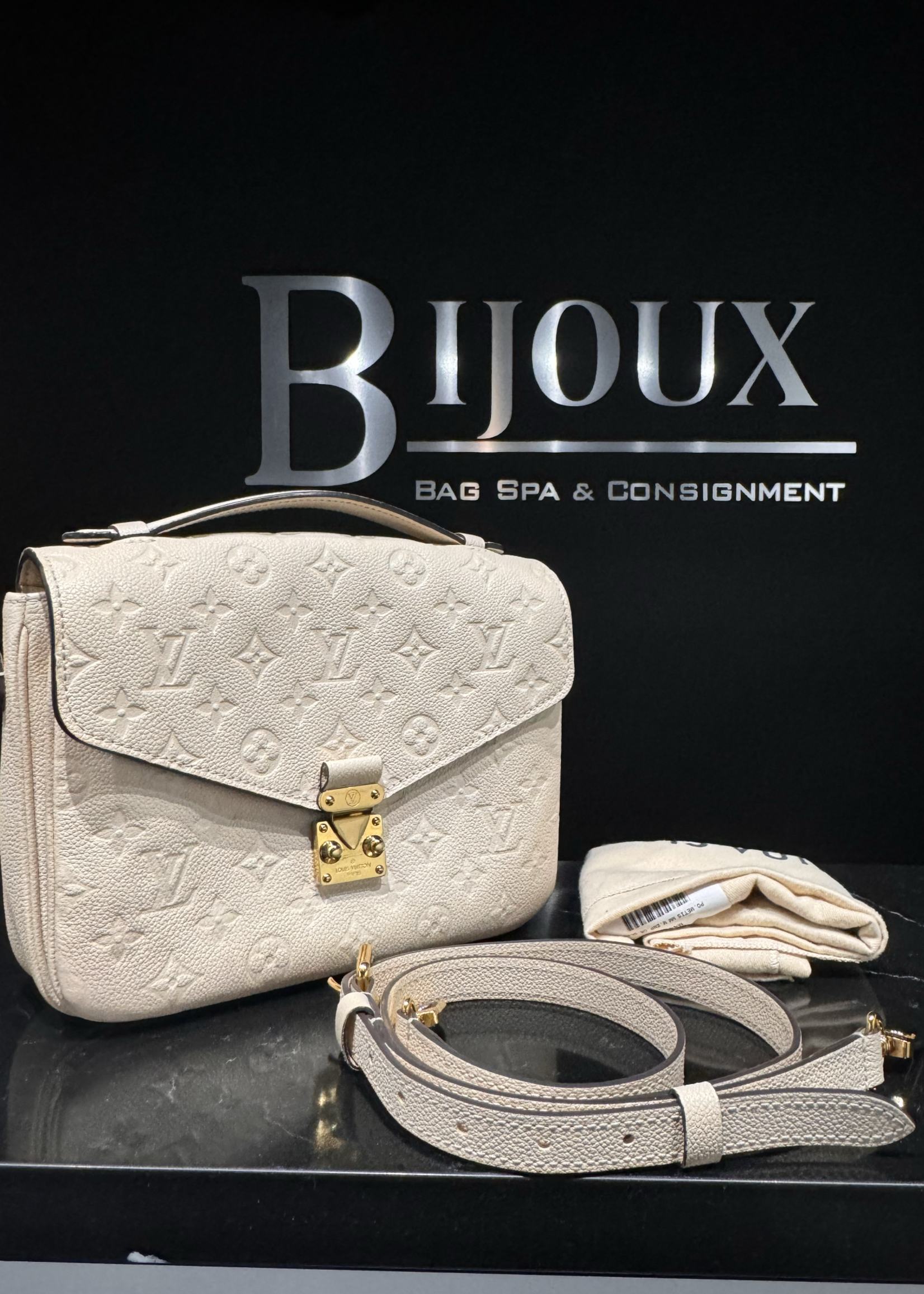 Louis Vuitton SOLD - Louis Vuitton Pochette Metis