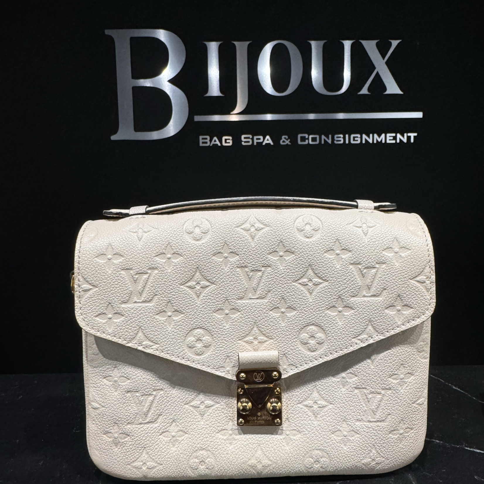 Louis Vuitton SOLD - Louis Vuitton Pochette Metis