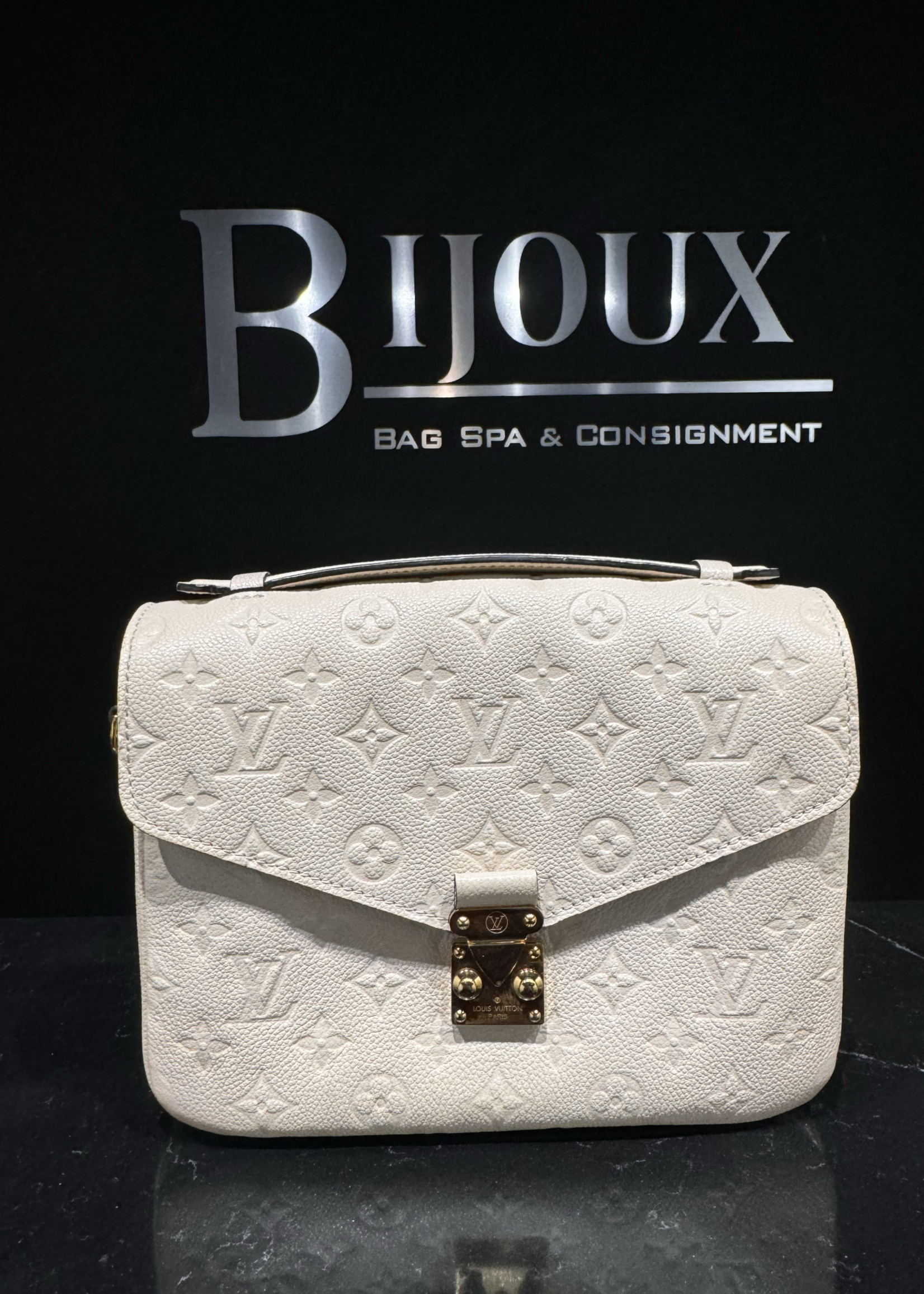 Louis Vuitton SOLD - Louis Vuitton Pochette Metis