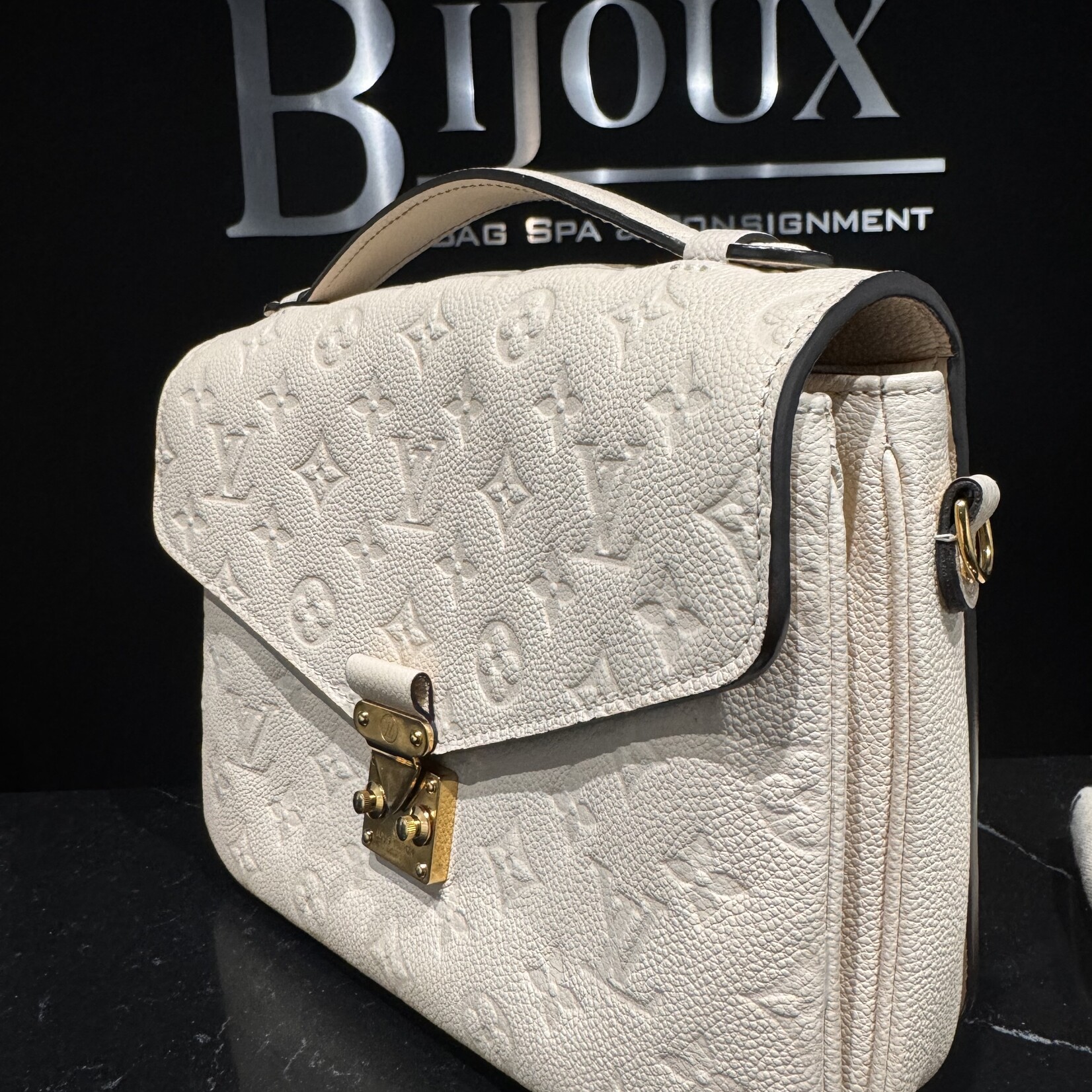 Louis Vuitton SOLD - Louis Vuitton Pochette Metis