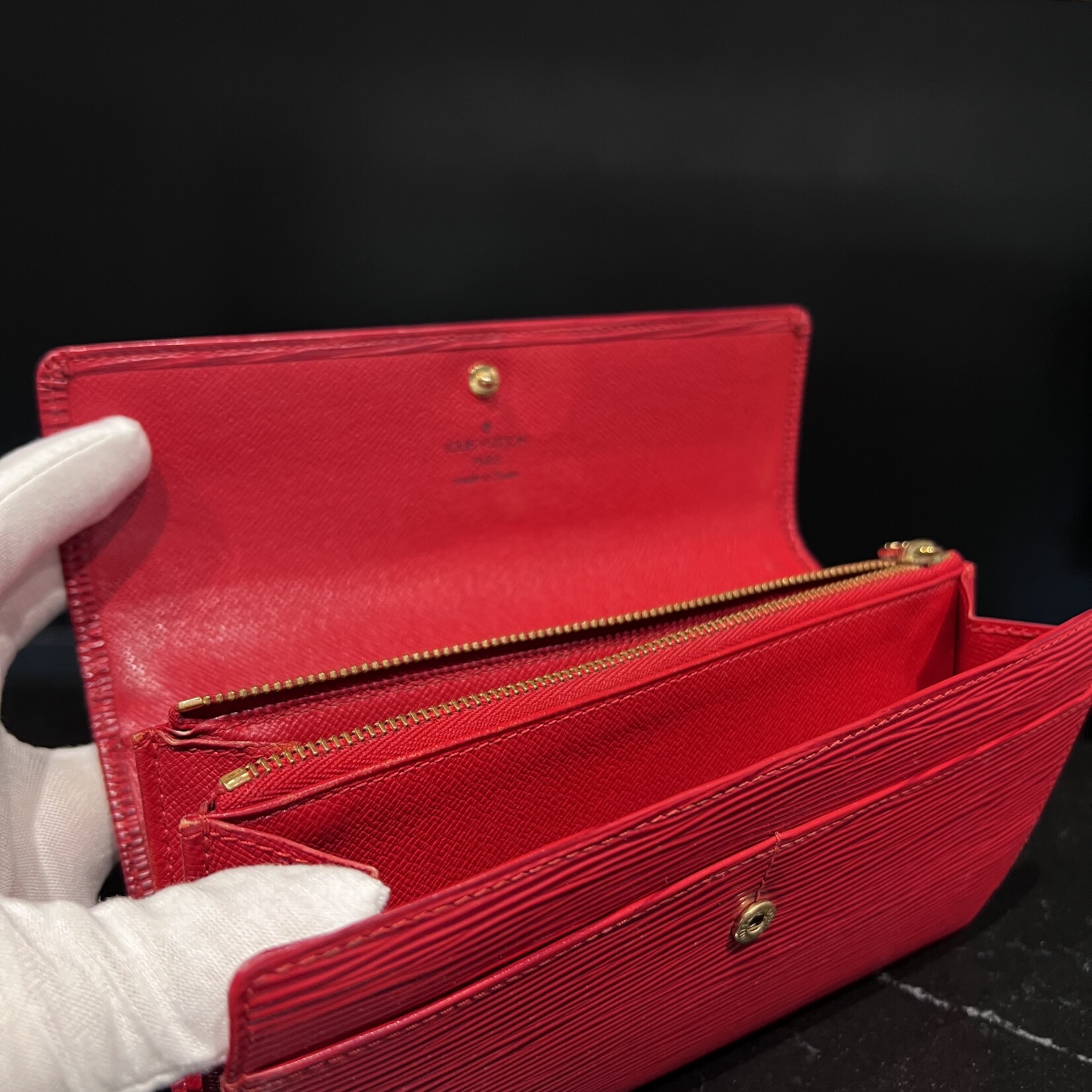 Louis Vuitton Louis Vuitton Sarah Epi Red Wallet