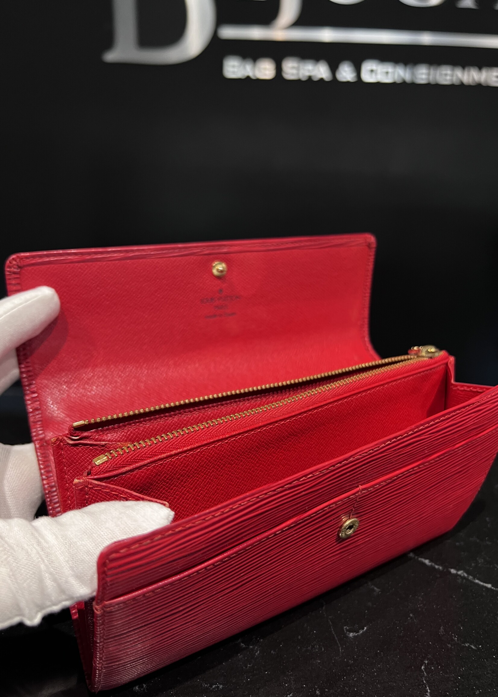 Louis Vuitton Louis Vuitton Sarah Epi Red Wallet