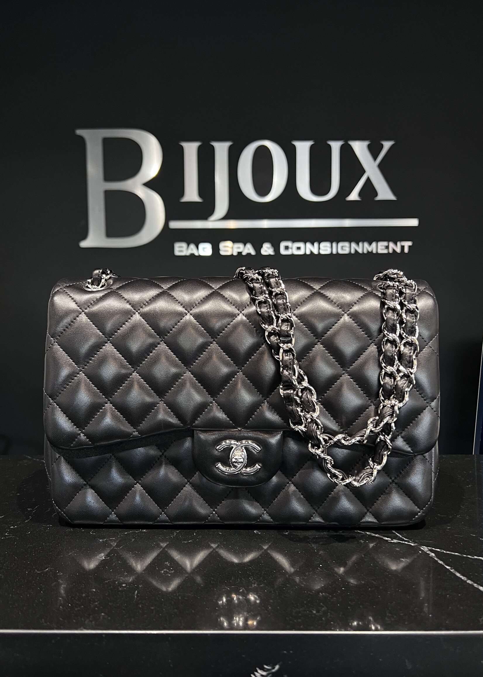 Chanel SOLD - Chanel Classic Jumbo Double Flap Black