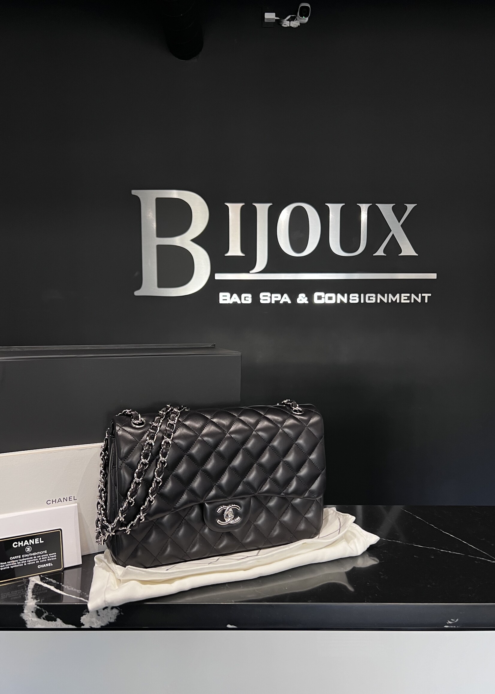 Chanel SOLD - Chanel Classic Jumbo Double Flap Black