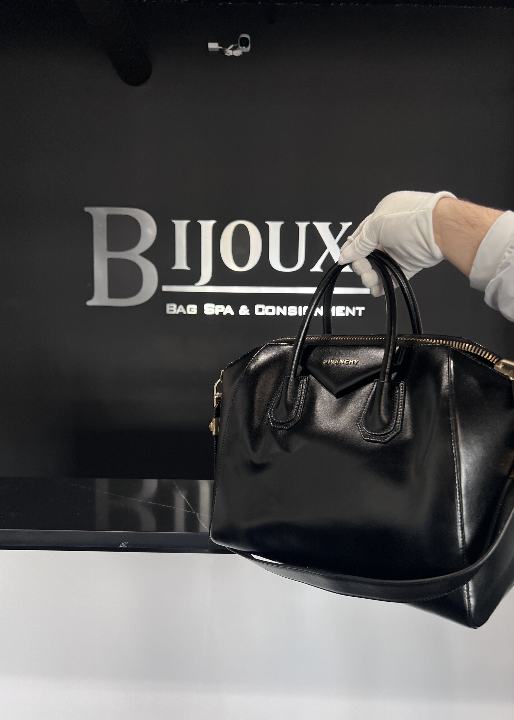 Givenchy SOLD- Givenchy Antigona