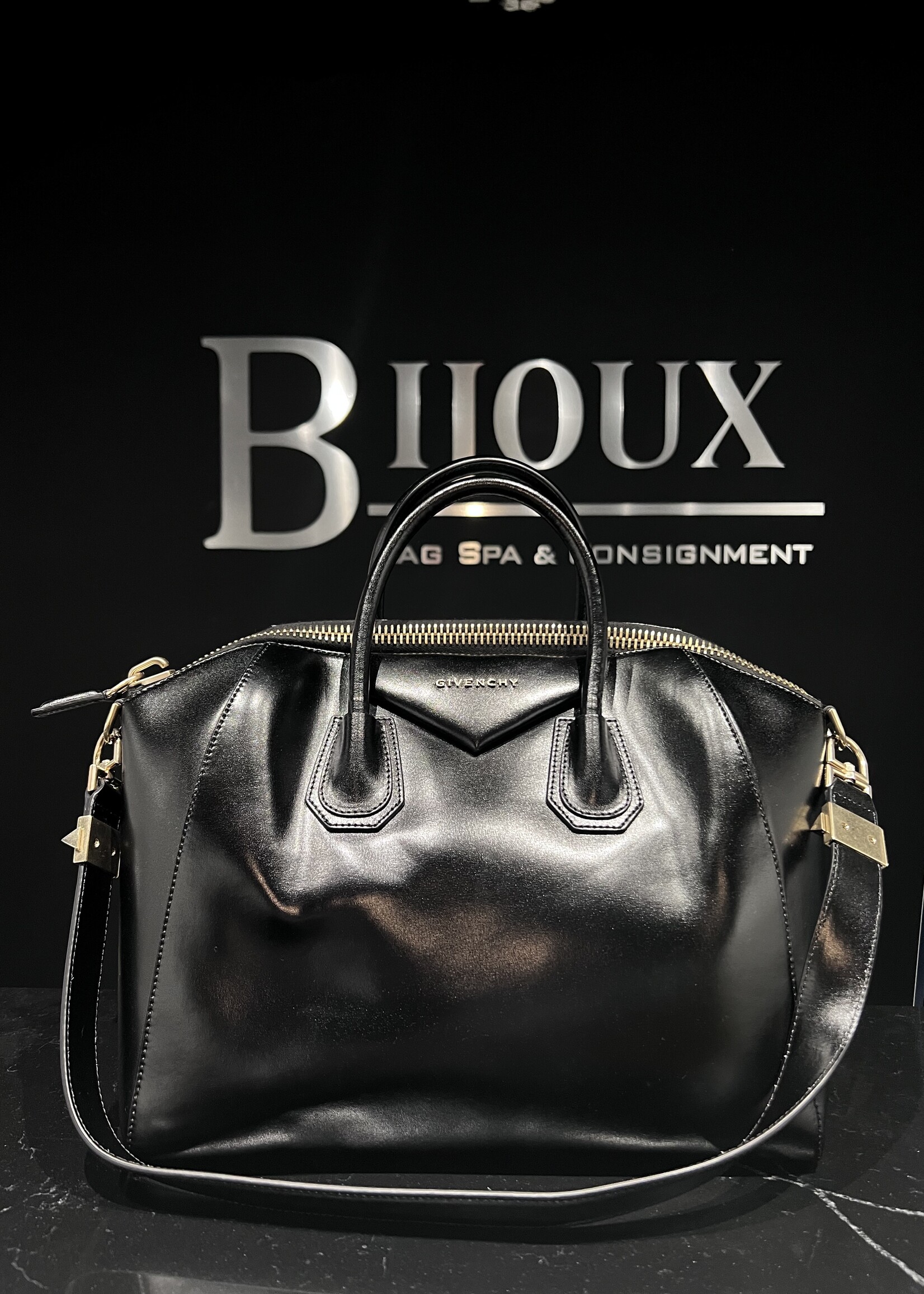 Givenchy SOLD- Givenchy Antigona