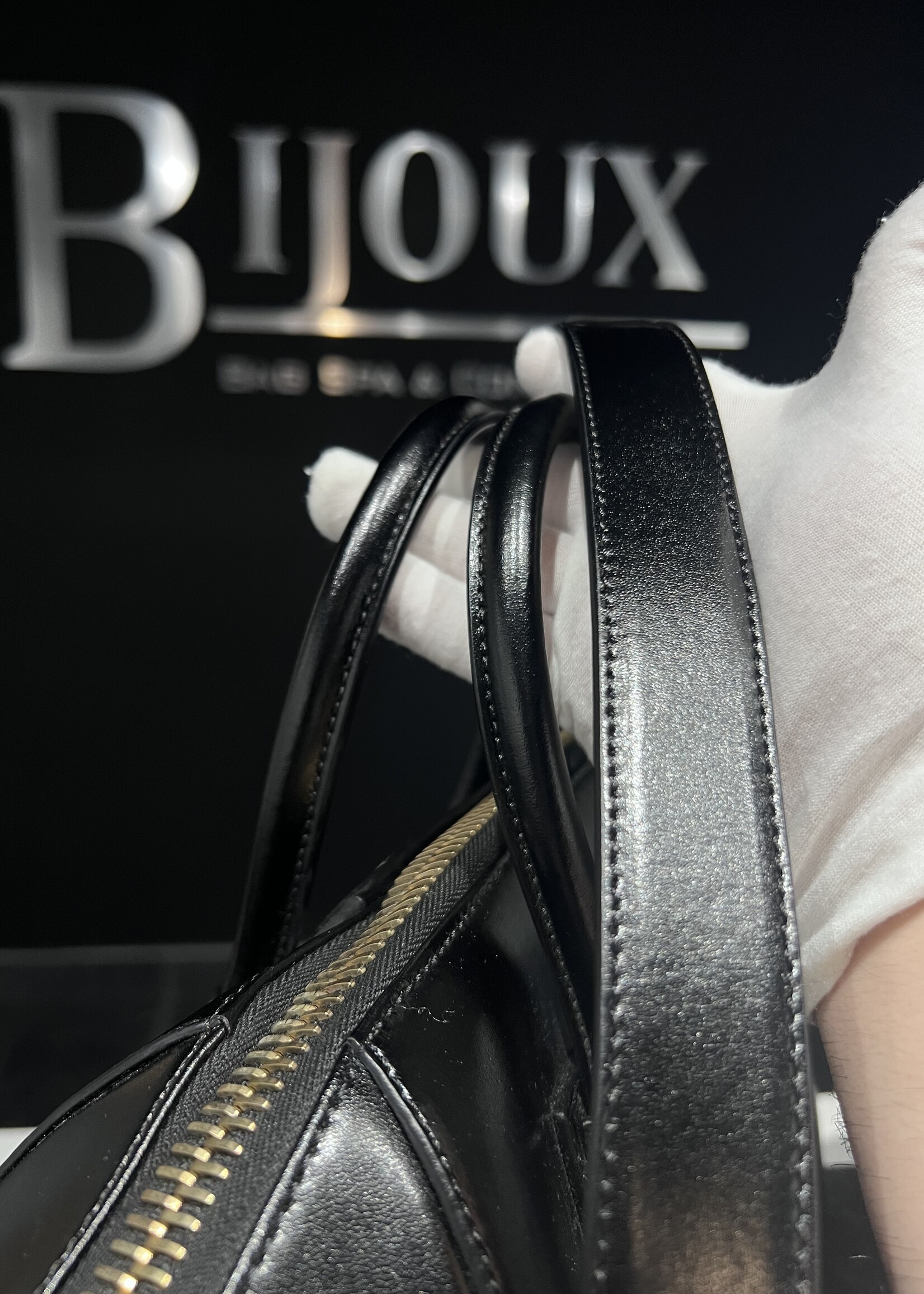 Givenchy SOLD- Givenchy Antigona