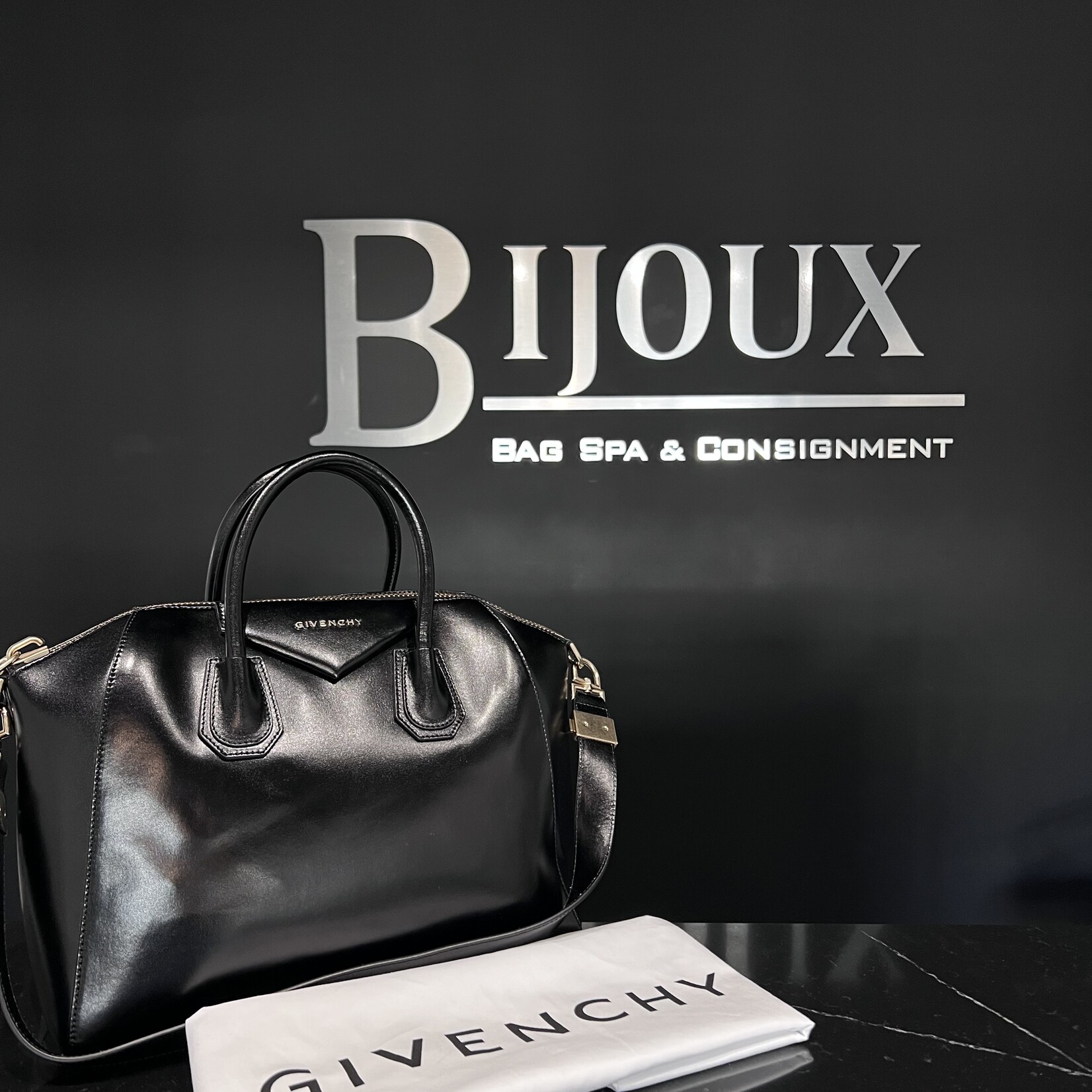 Givenchy SOLD- Givenchy Antigona