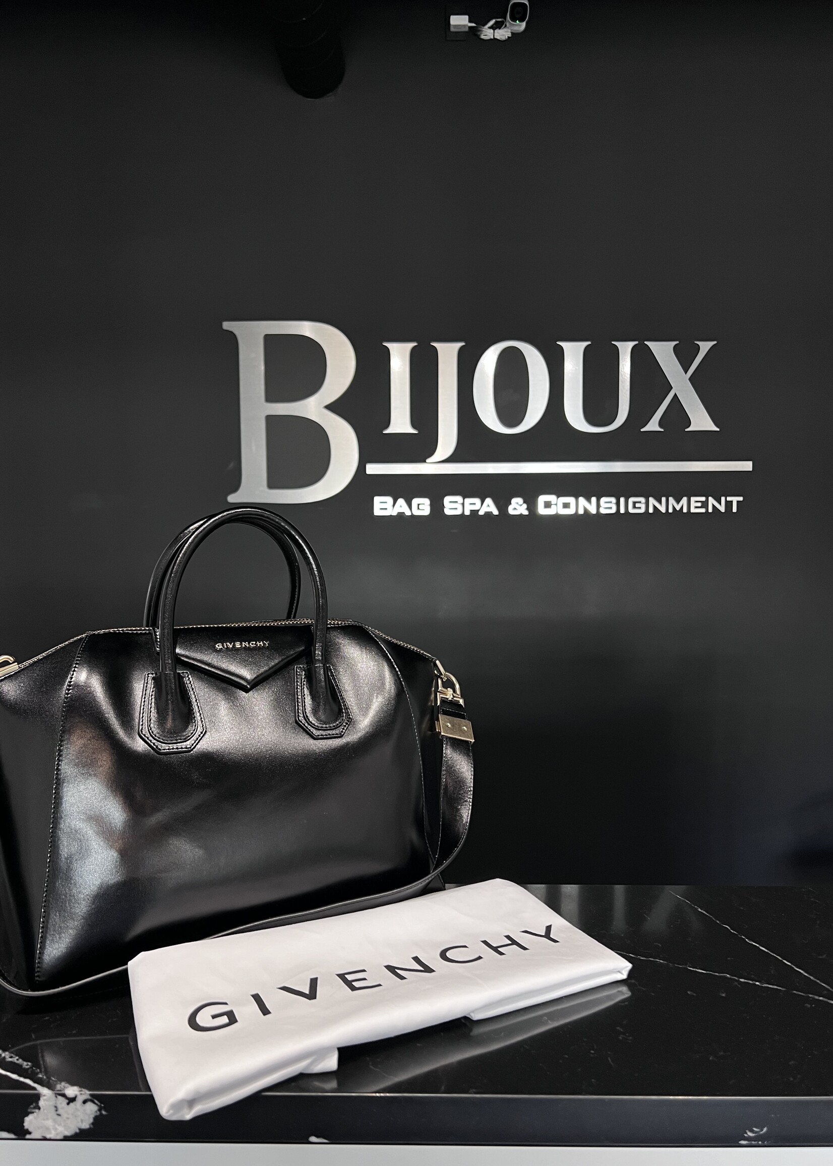 Givenchy SOLD- Givenchy Antigona