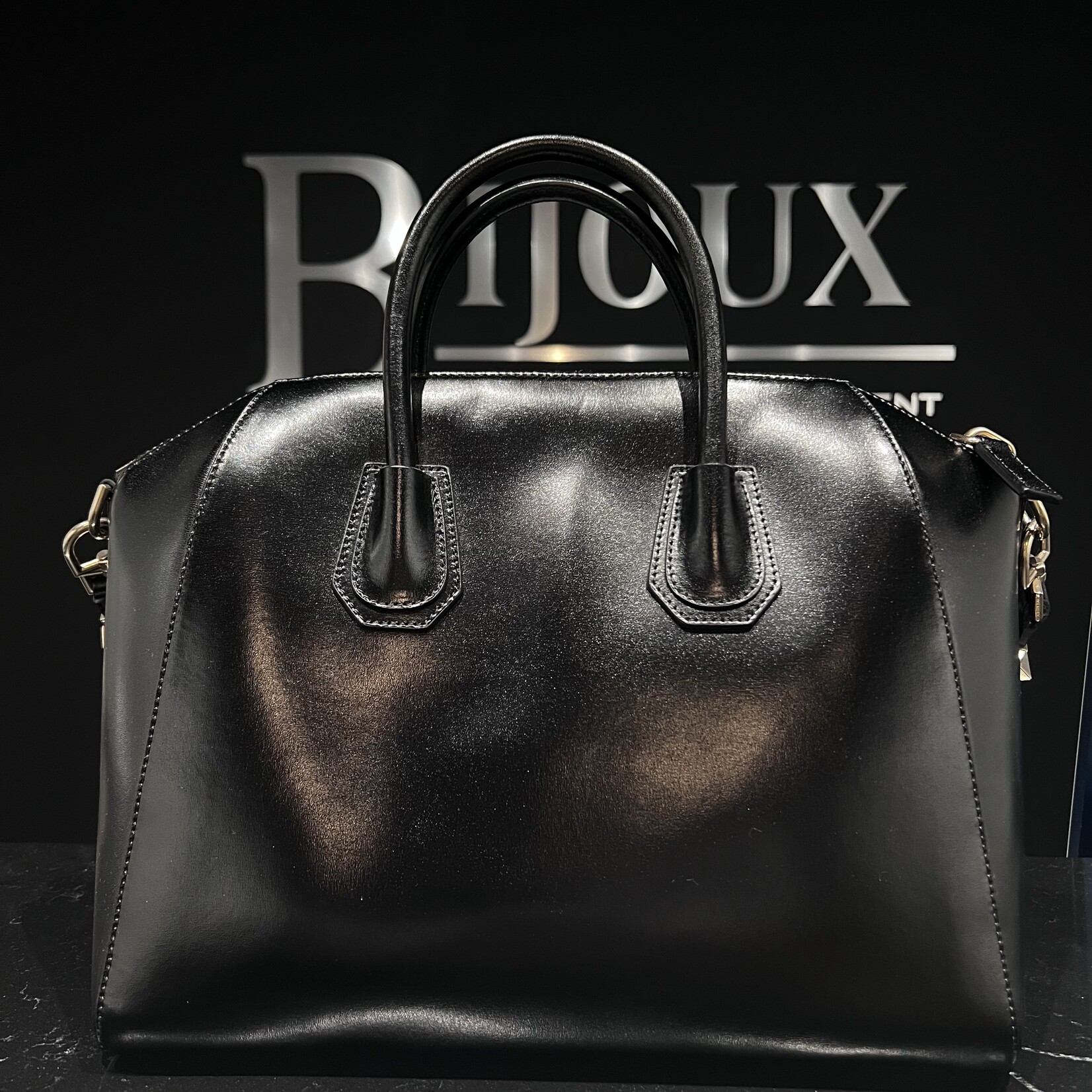 Givenchy SOLD- Givenchy Antigona